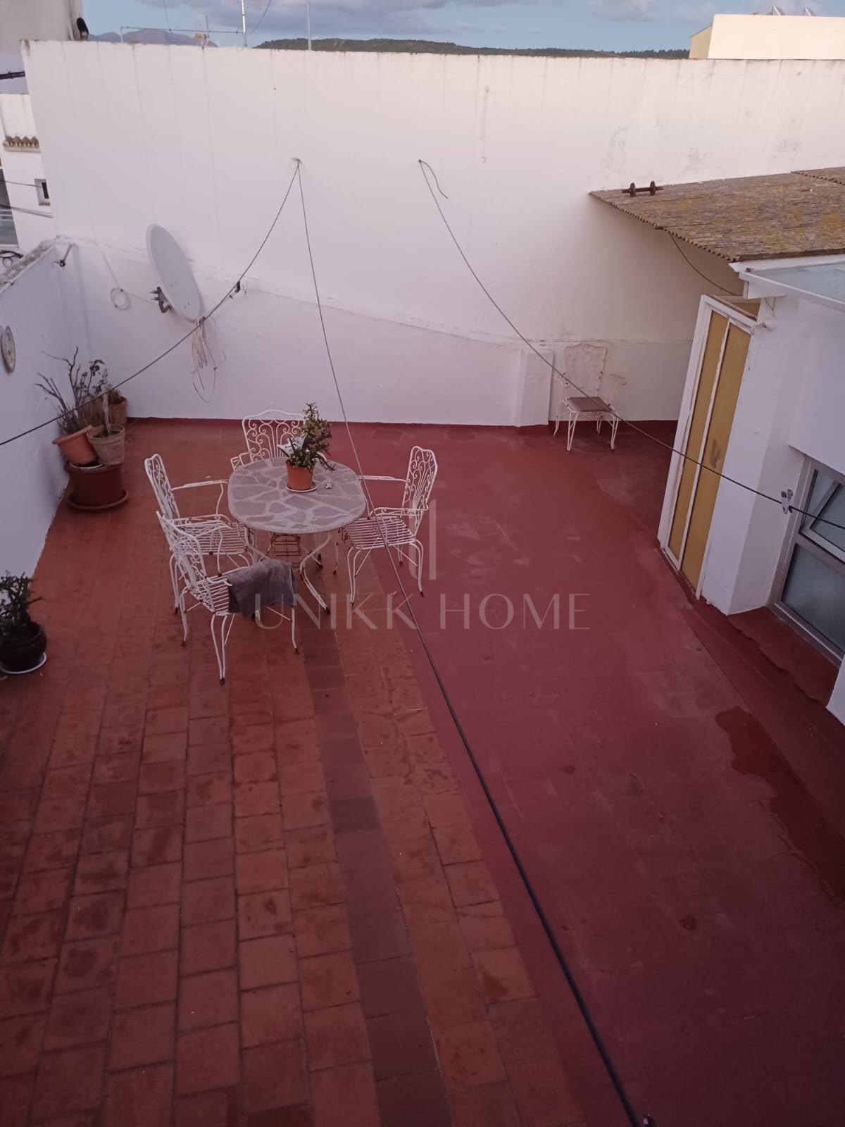 Espaciosa casa adosada familiar en el tranquilo pueblo de San Martín del Tesorillo