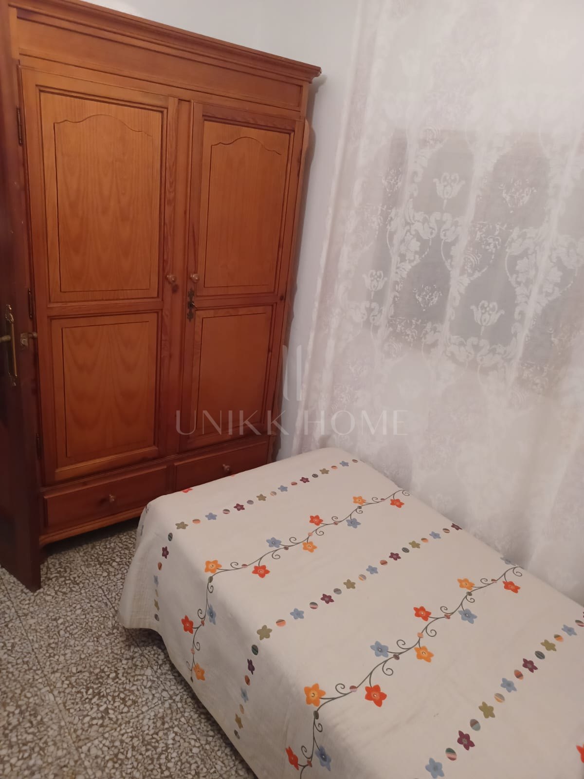 Espaciosa casa adosada familiar en el tranquilo pueblo de San Martín del Tesorillo