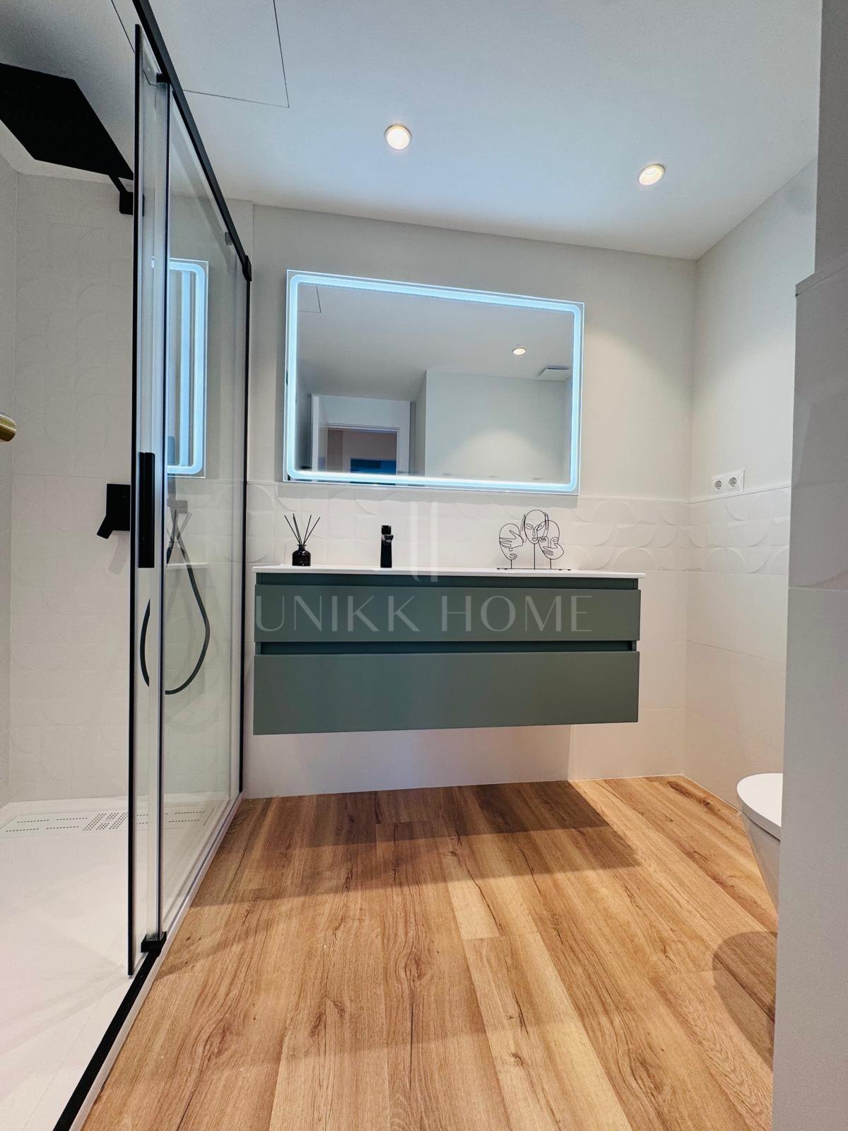 Fully Renovated Modern Apartment in Urbanización Las Petunias