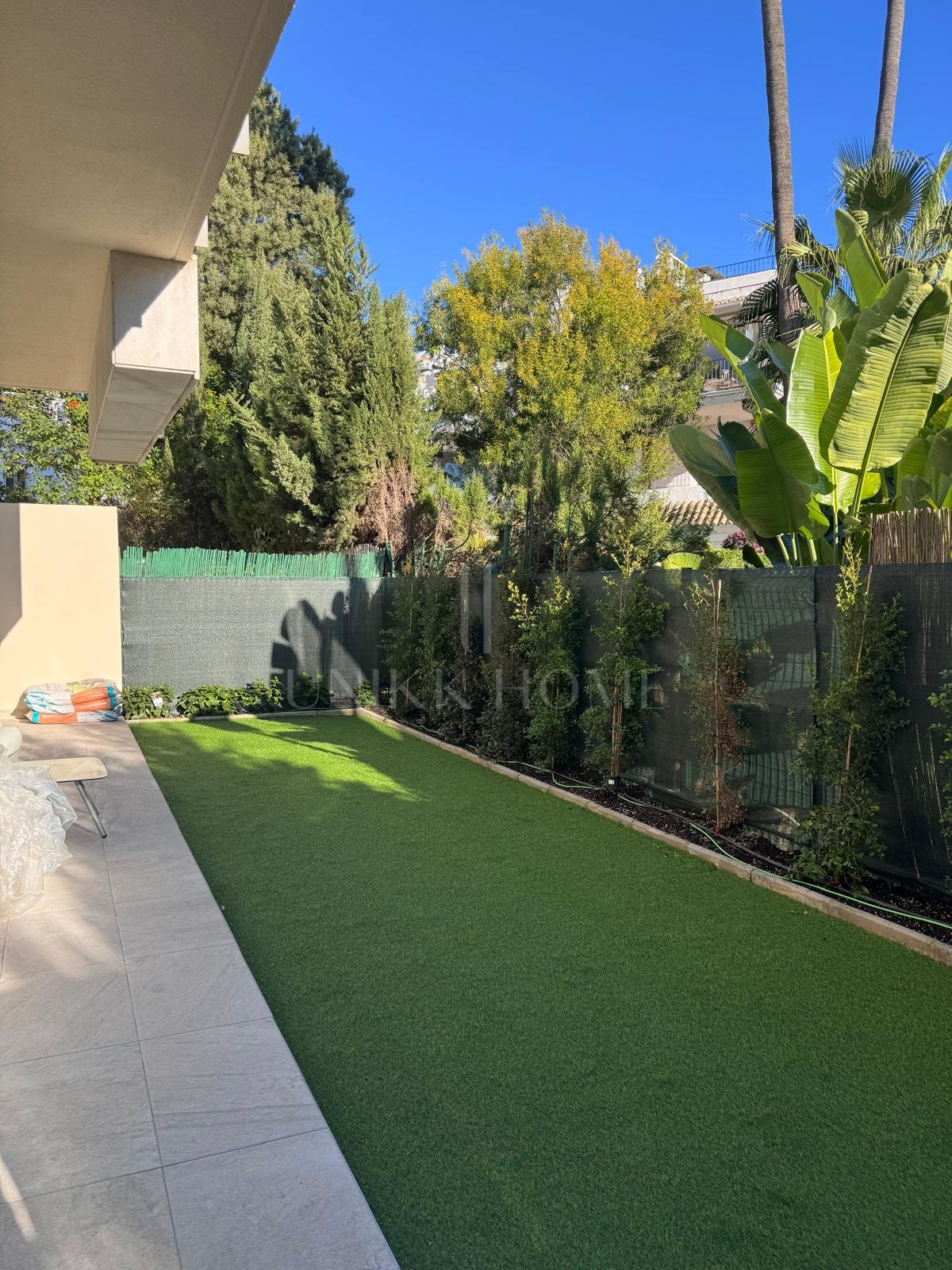 Fully Renovated Modern Apartment in Urbanización Las Petunias