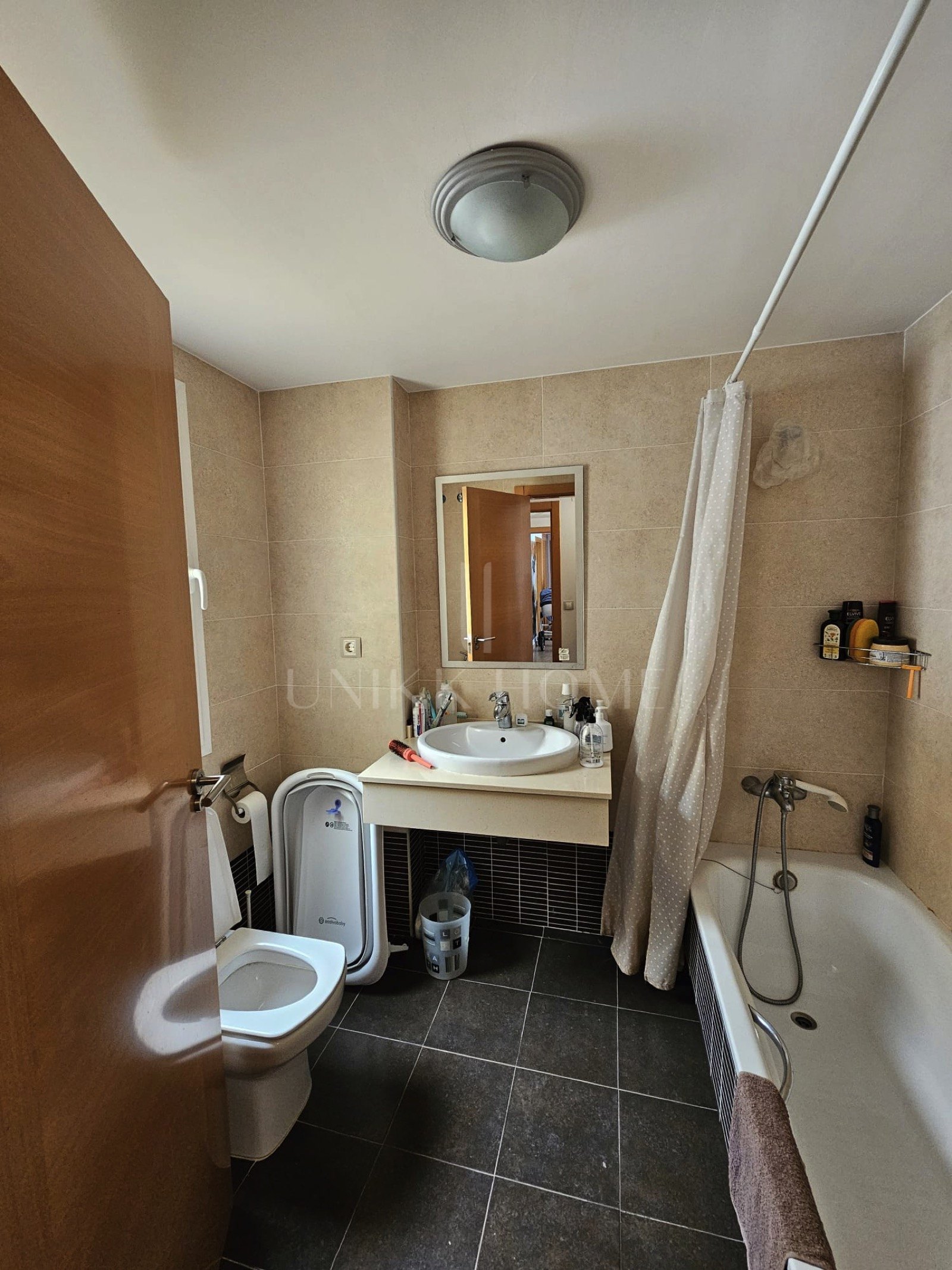 Luminoso Ático en el Corazón del Moderno Estepona