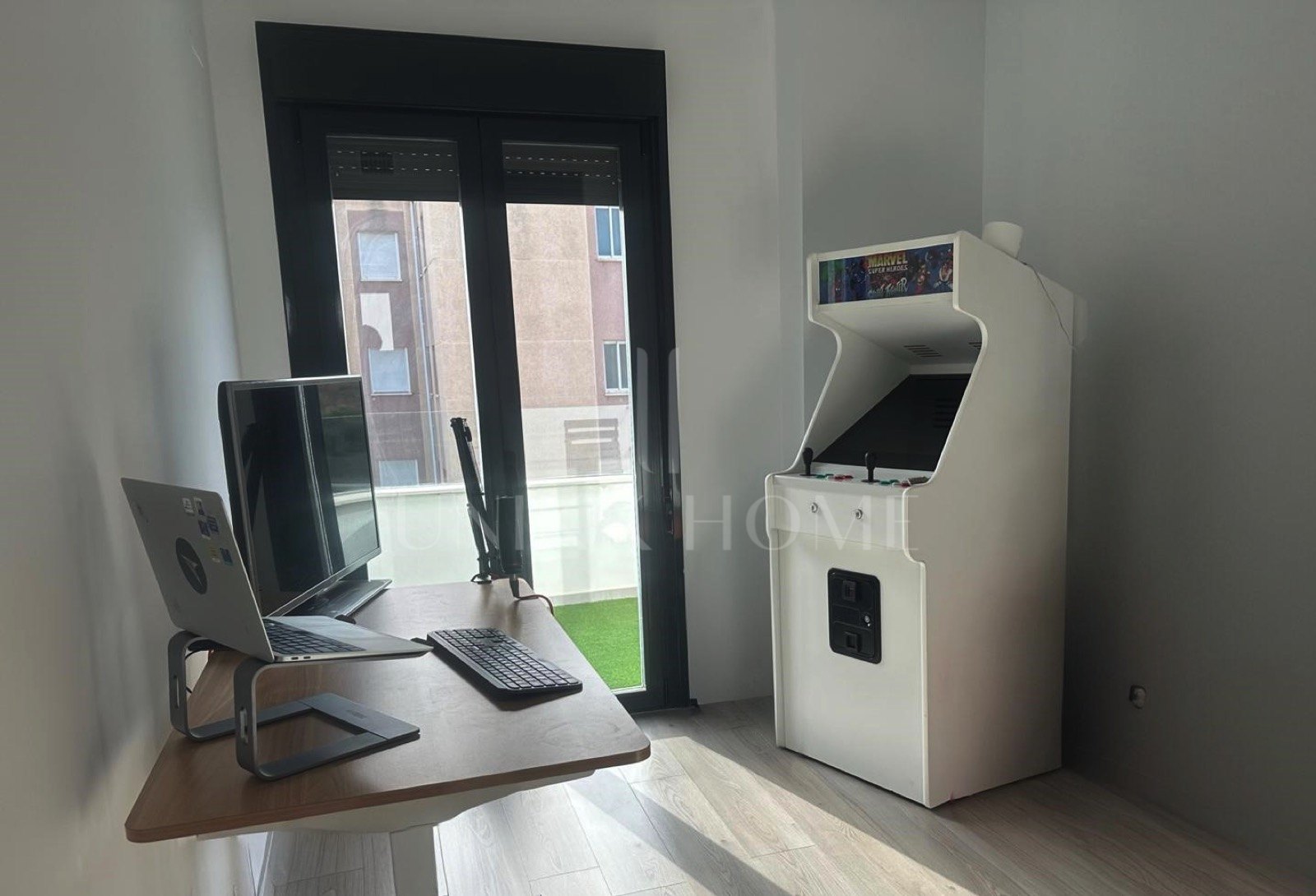 Atractivo Ático Dúplex de 4 Dormitorios en el Centro de Estepona