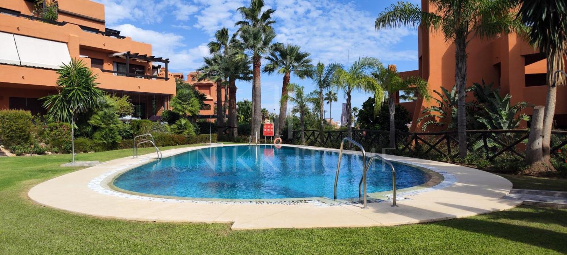 Spacious Ground-Floor Apartment in Jardines de Nueva Galera