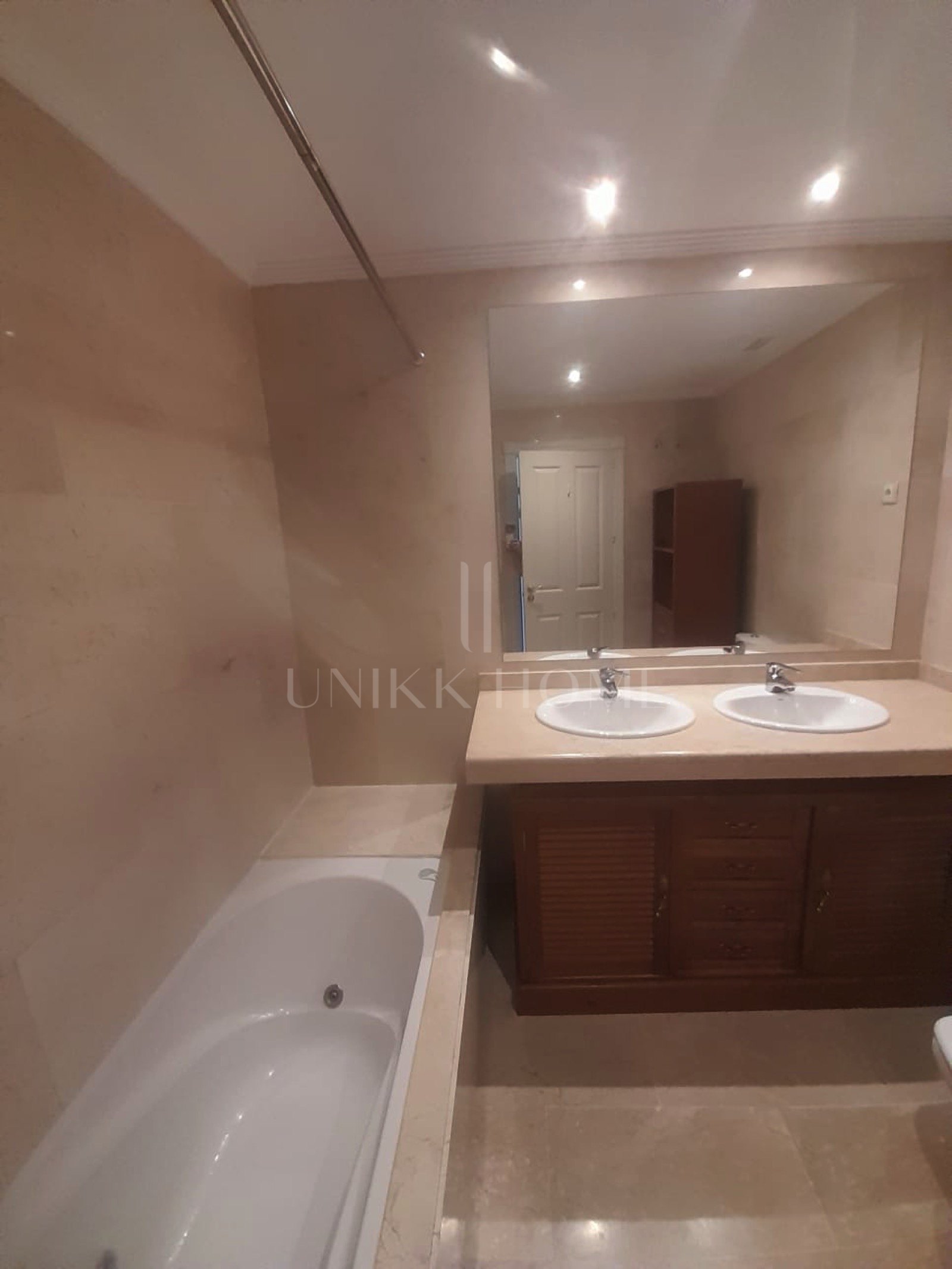 Spacious Ground-Floor Apartment in Jardines de Nueva Galera