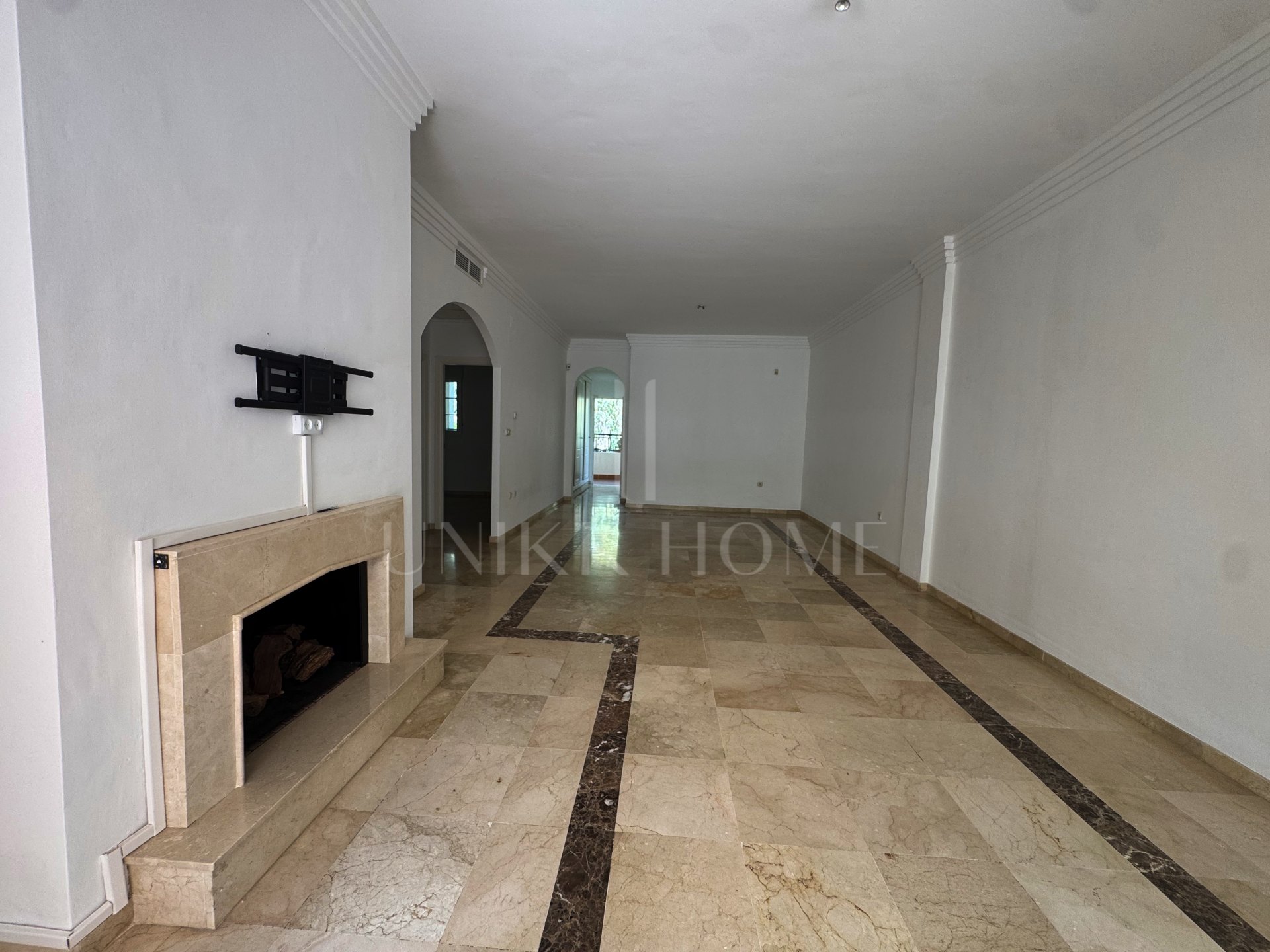 Exquisite 2-Bedroom Apartment in Marbella River Garden