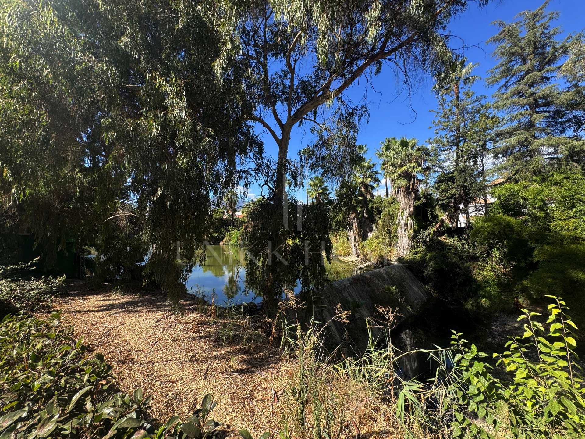 Exquisite 2-Bedroom Apartment in Marbella River Garden