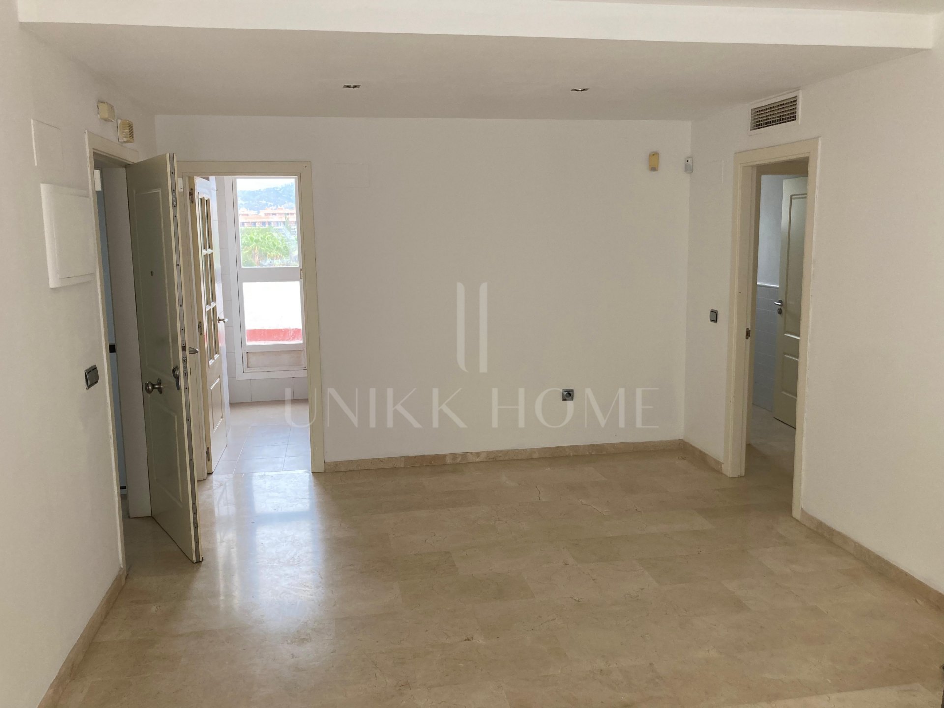 Exceptional Duplex Flat in Tranquil Lomas de Retamar, Cancelada