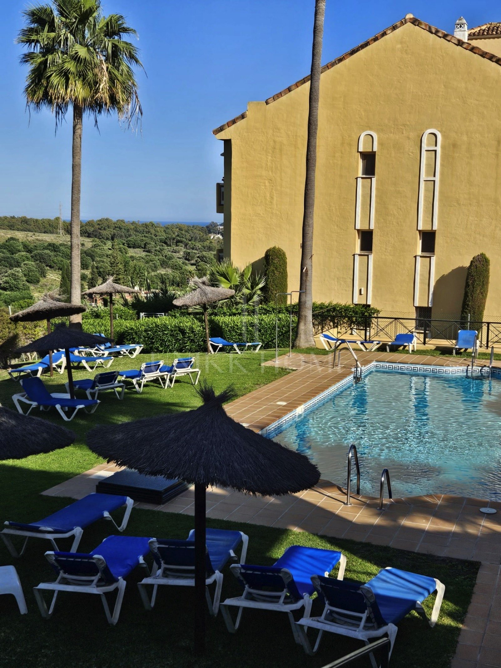 Elegant 2-Bedroom Apartment in Prestigious Parque Los Olivos