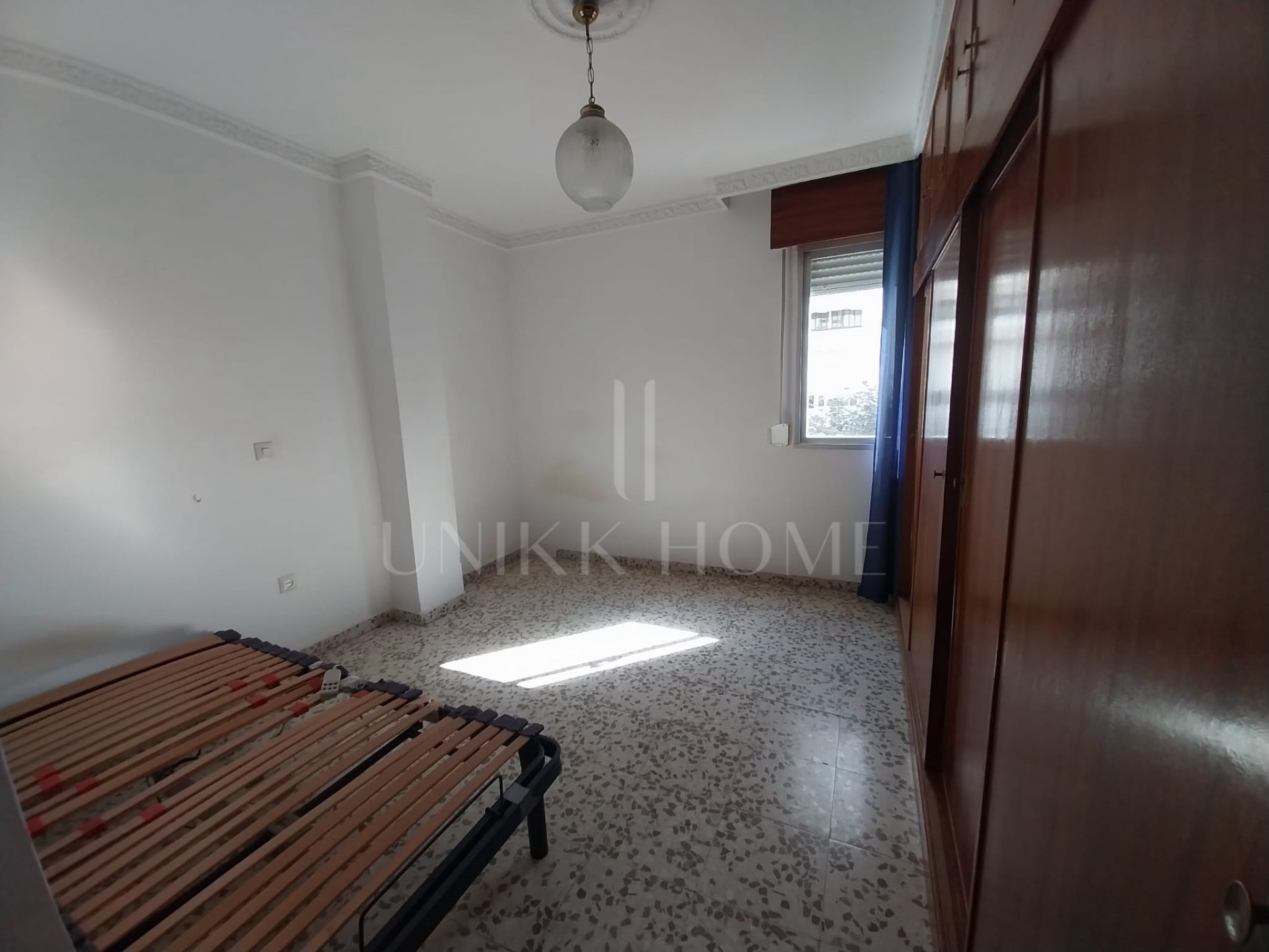 Amplio y Luminoso Piso de 3 Dormitorios en el Corazón del Centro de Estepona