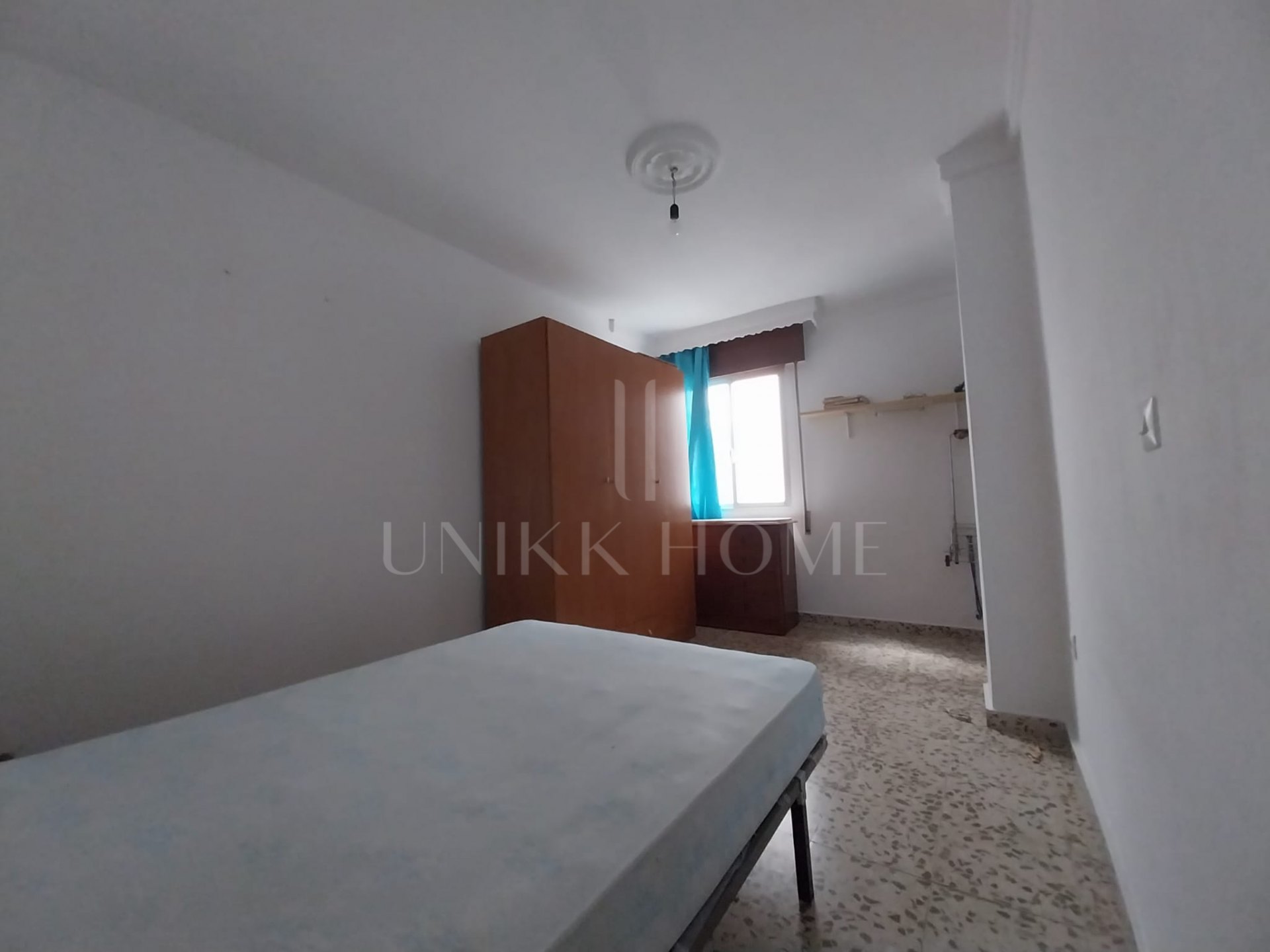 Amplio y Luminoso Piso de 3 Dormitorios en el Corazón del Centro de Estepona