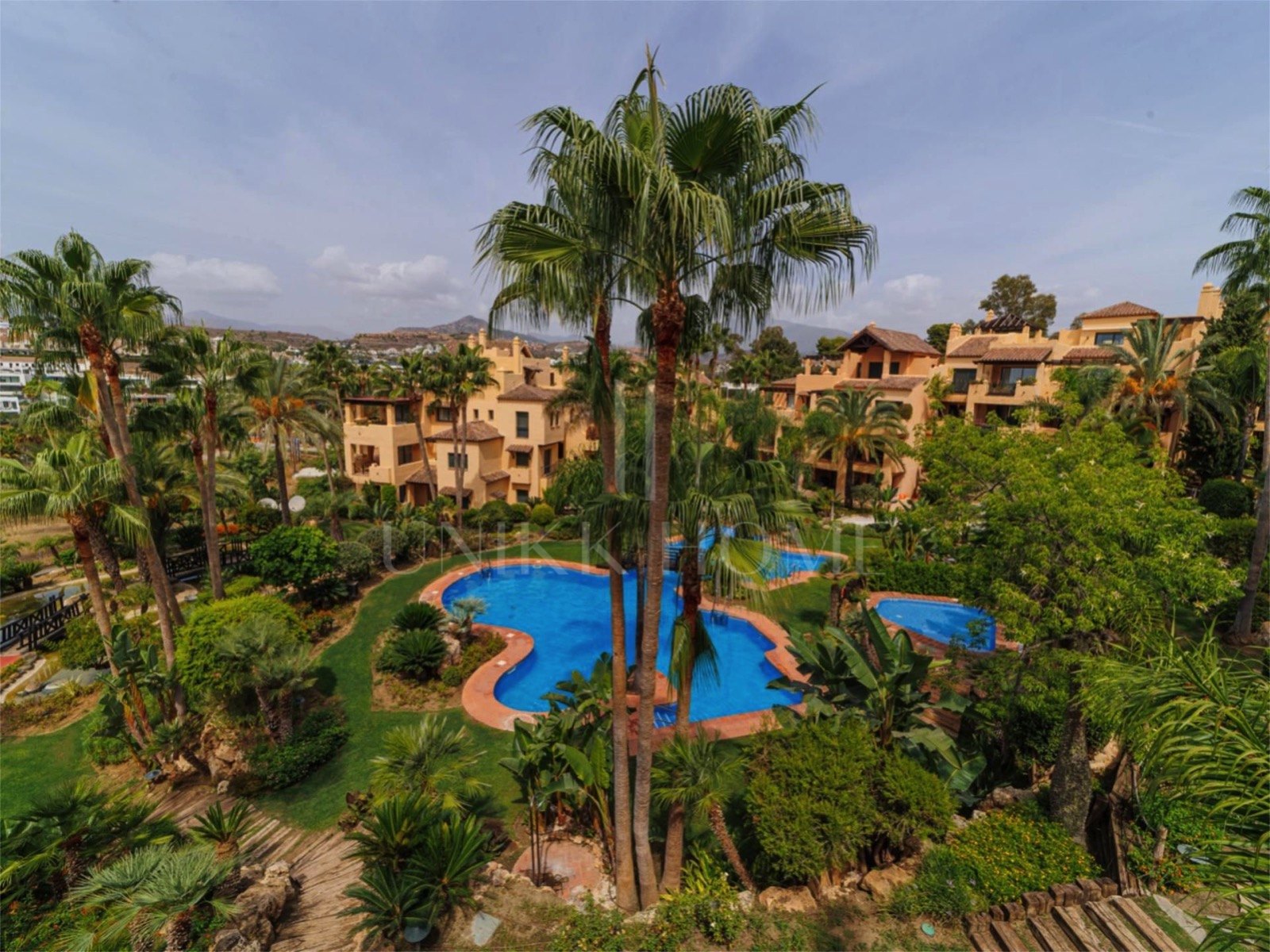 Spacious 3-Bedroom Apartment in Exclusive Gated Urbanisation with 24-Hour Security