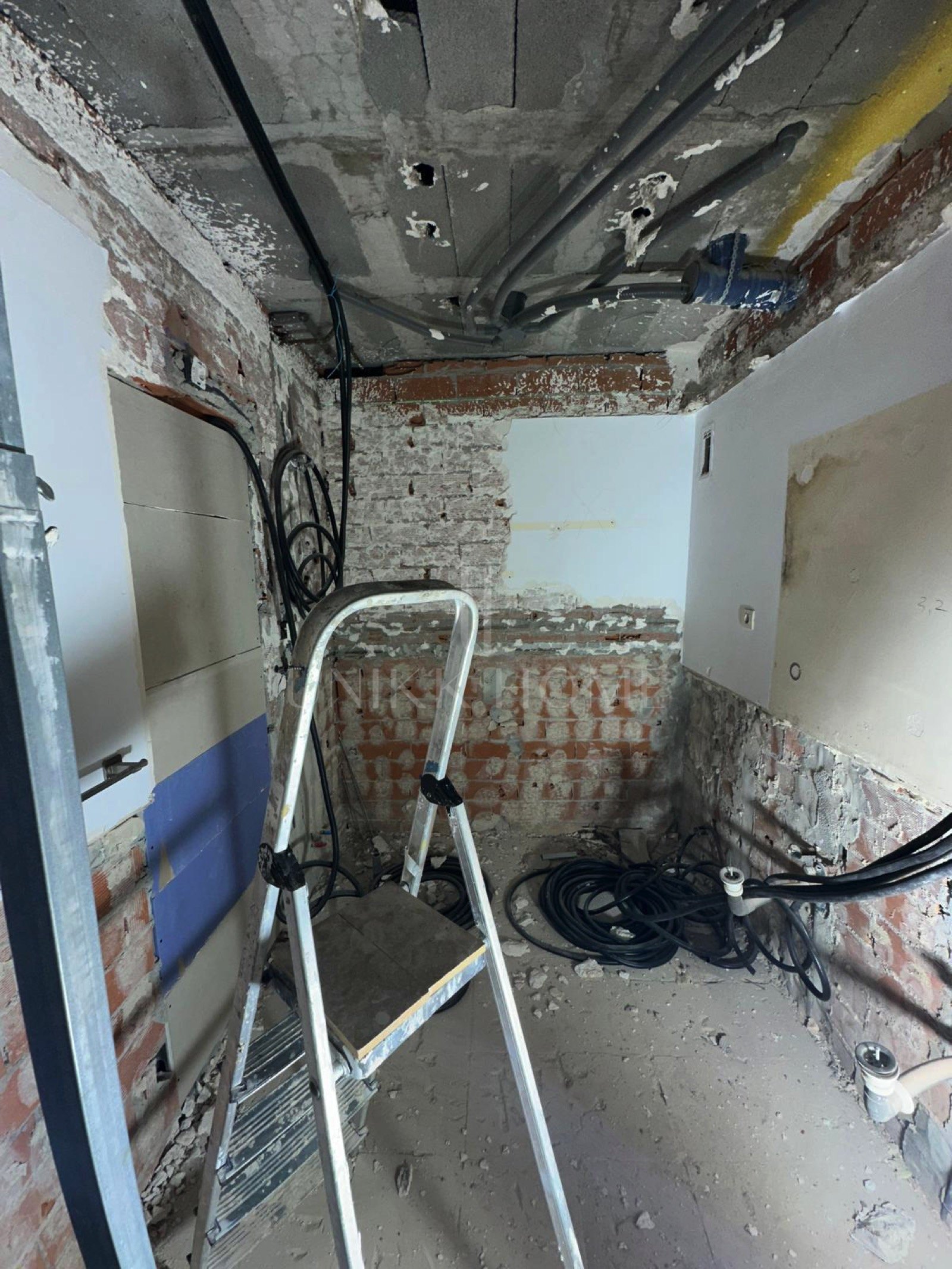 Spacious 3-Bedroom Apartment in Exclusive Gated Urbanisation with 24-Hour Security