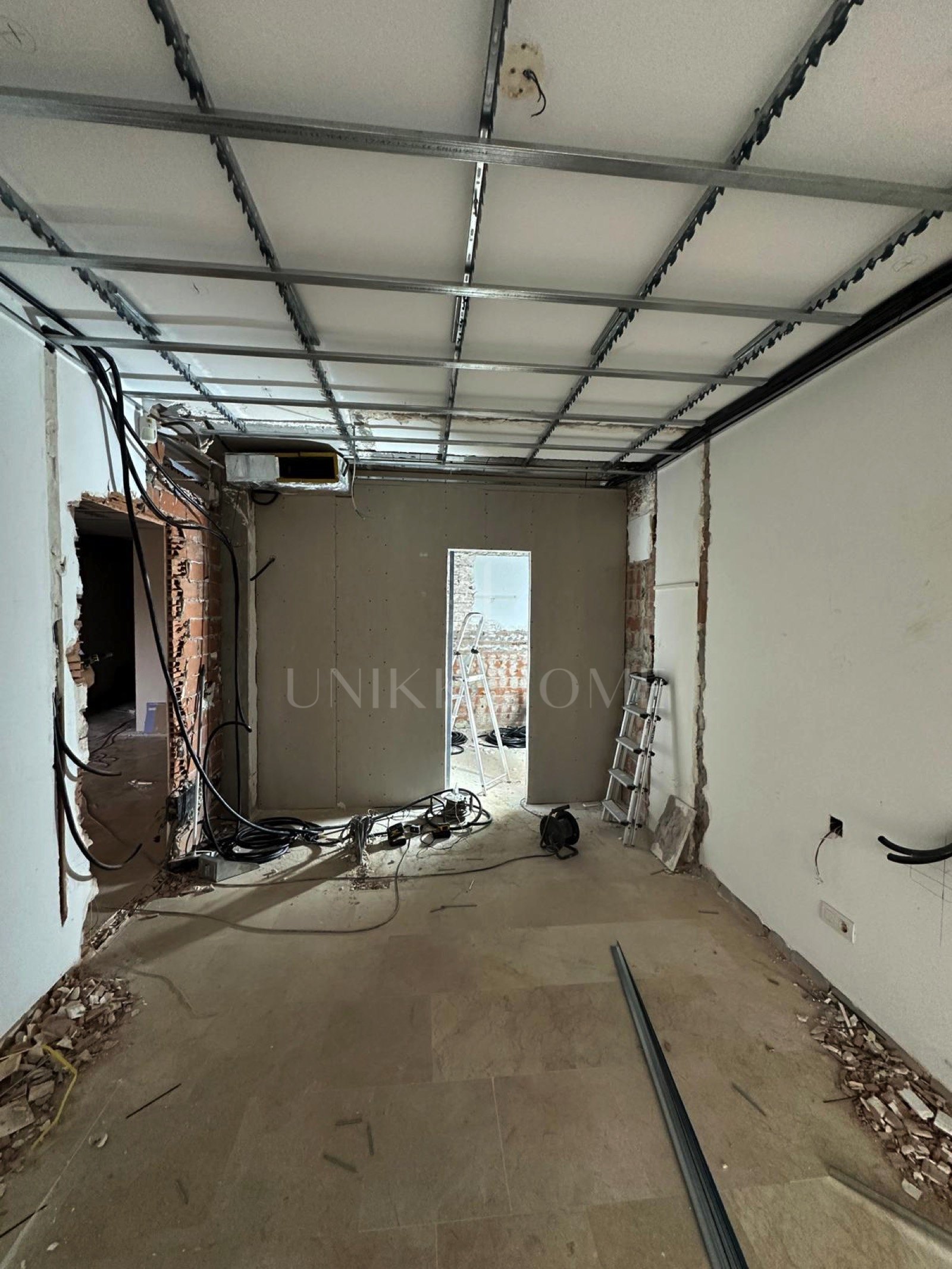 Spacious 3-Bedroom Apartment in Exclusive Gated Urbanisation with 24-Hour Security