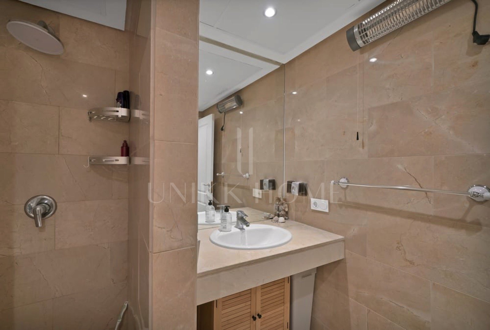 Elegant Furnished 3-Bedroom Ground-Floor Apartment