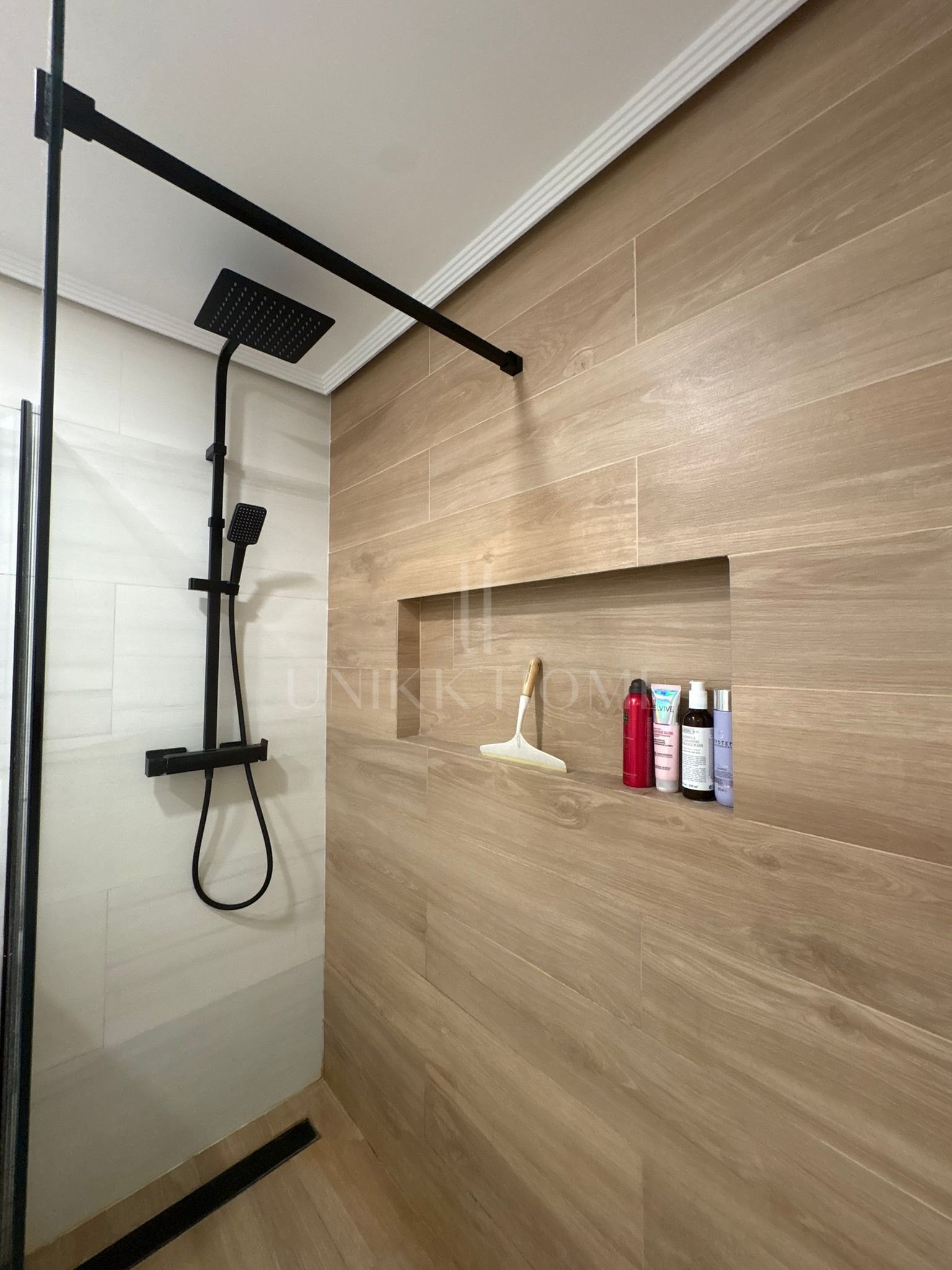 Spacious Ground-Floor Apartment