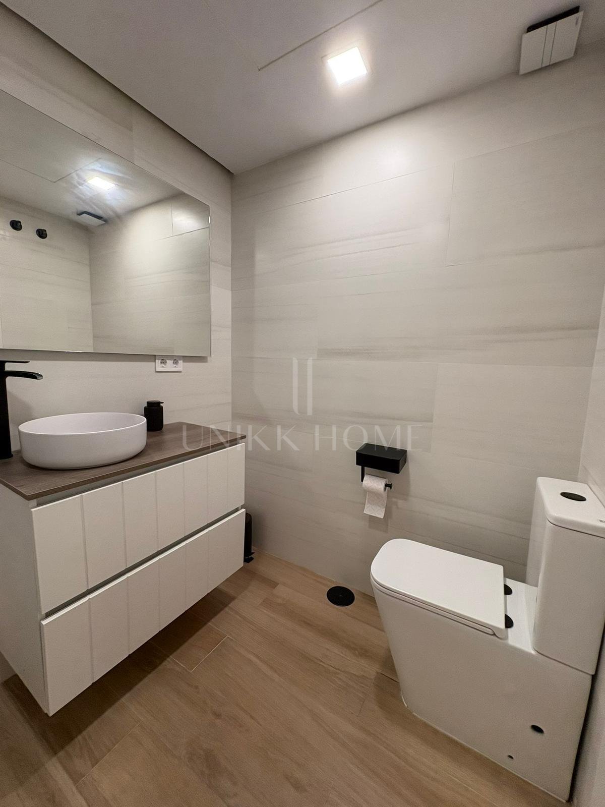 Spacious Ground-Floor Apartment