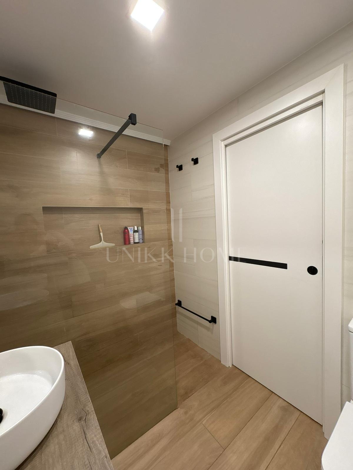 Spacious Ground-Floor Apartment