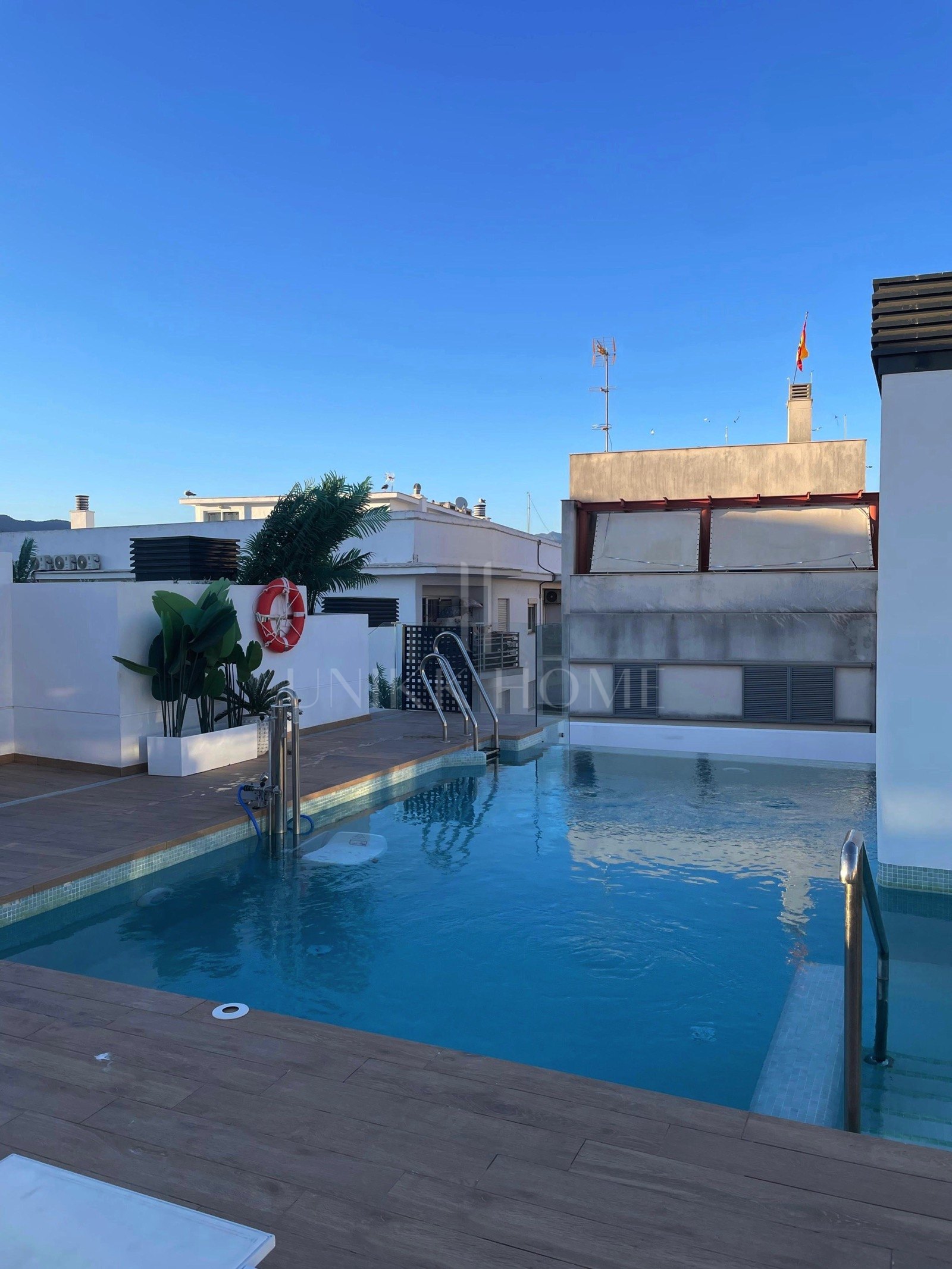 Apartamento Nuevo Totalmente Amueblado en Puerto de Estepona