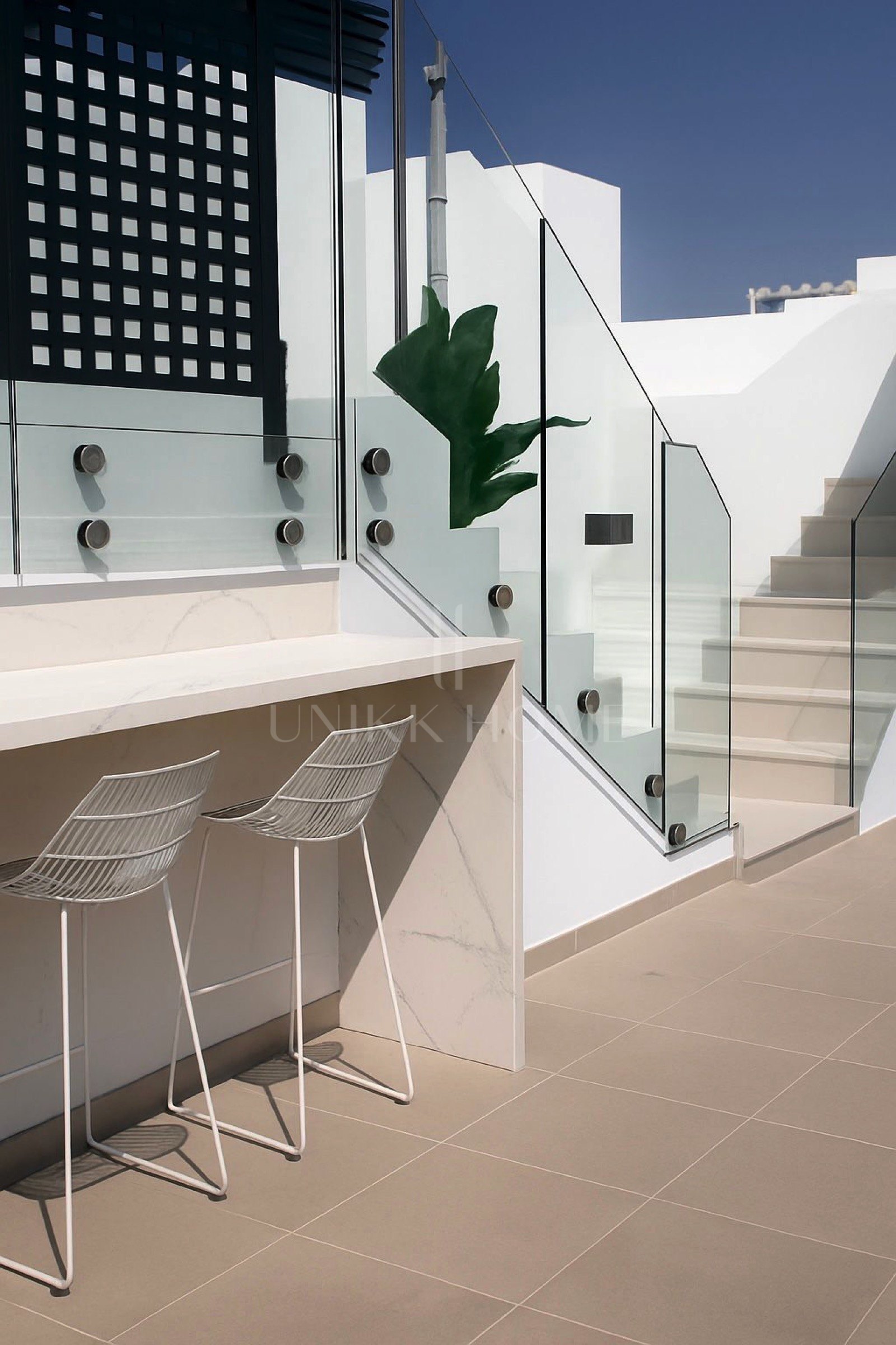 Apartamento Nuevo Totalmente Amueblado en Puerto de Estepona