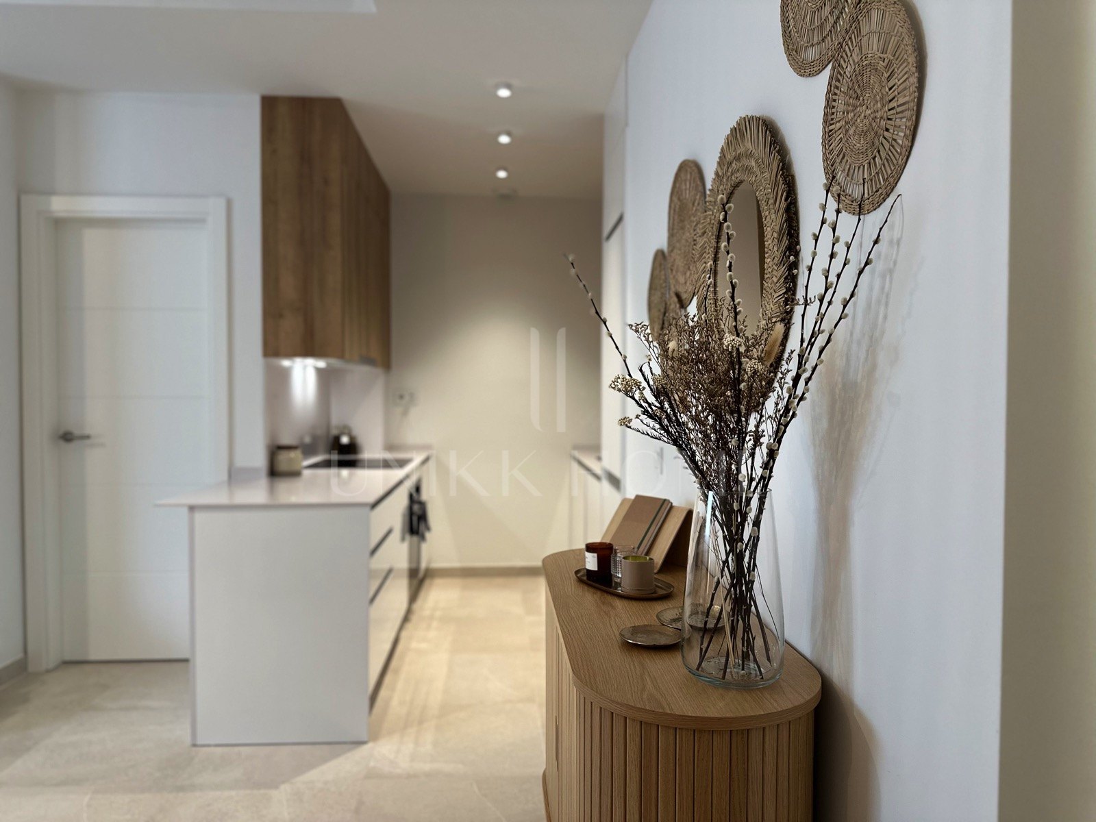 Apartamento Nuevo Totalmente Amueblado en Puerto de Estepona