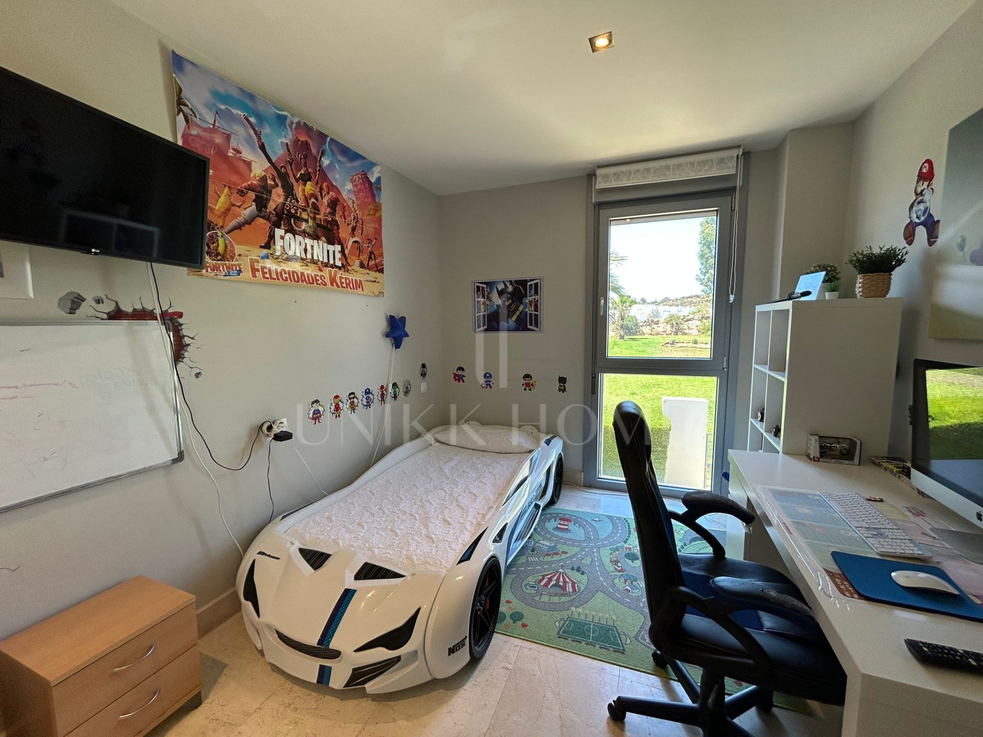 Luxury 3-Bedroom Apartment with 30 m² Terrace, Underfloor Heating & Domotics