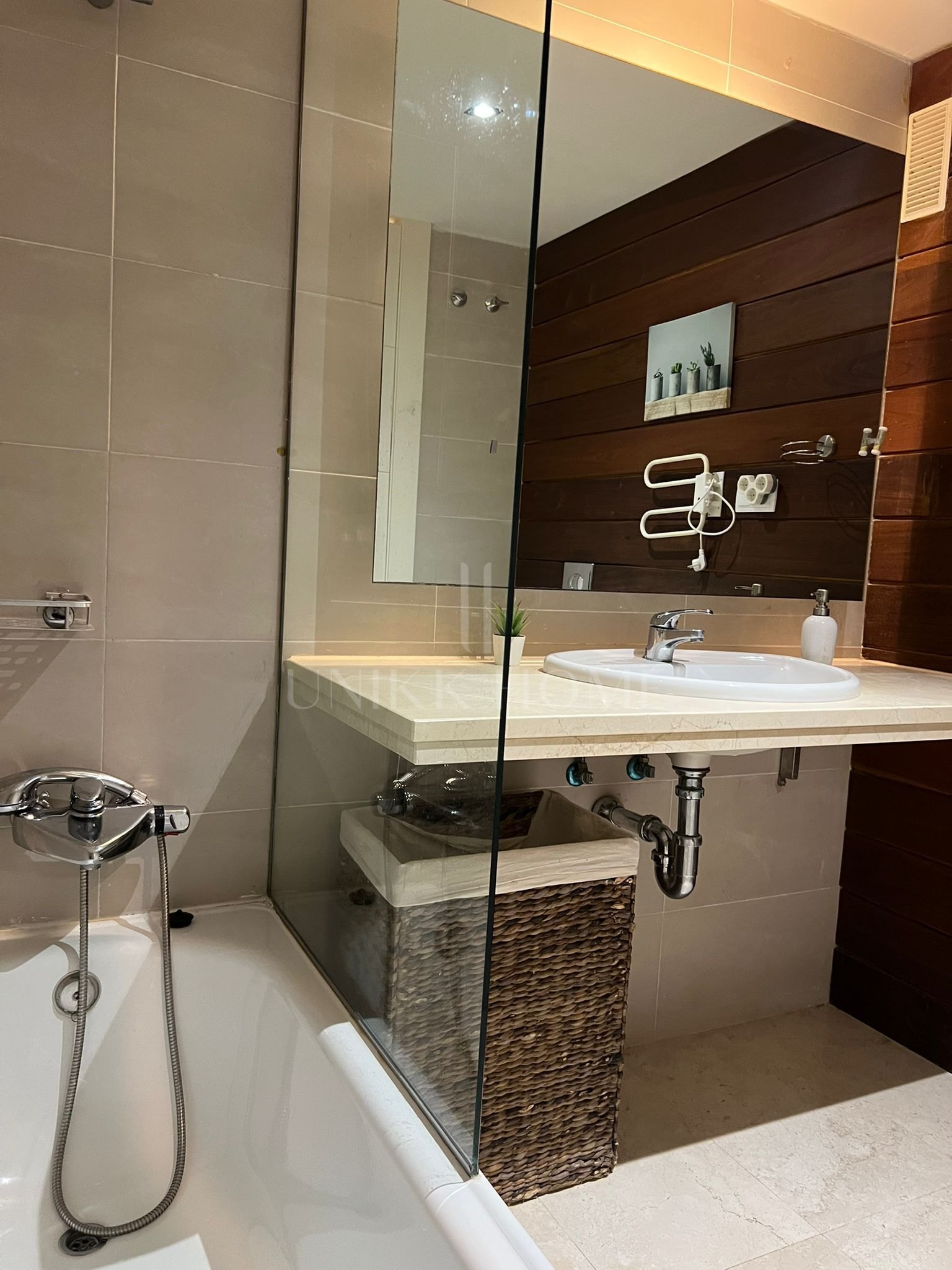 Luxury 3-Bedroom Apartment with 30 m² Terrace, Underfloor Heating & Domotics