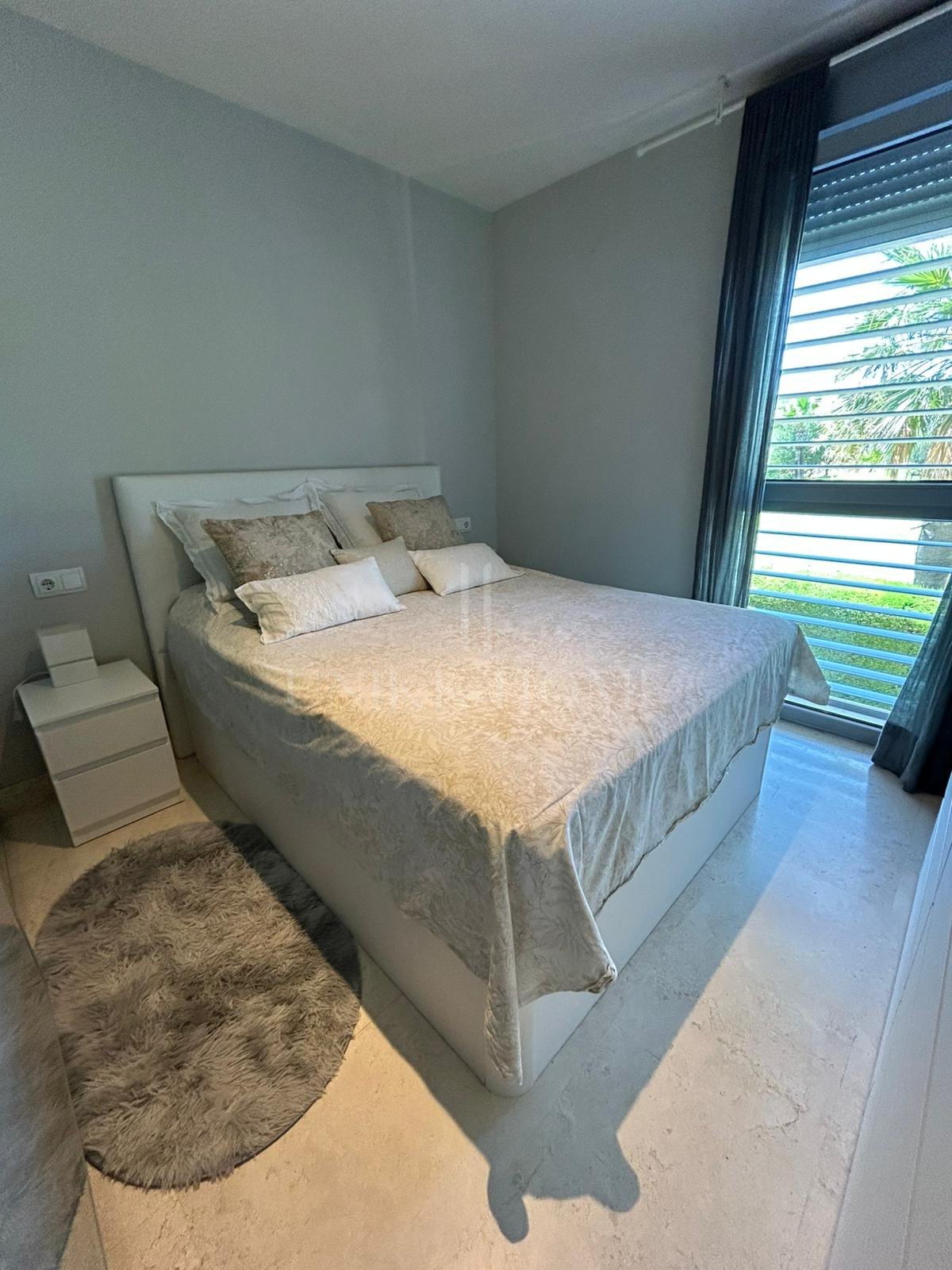 Luxury 3-Bedroom Apartment with 30 m² Terrace, Underfloor Heating & Domotics