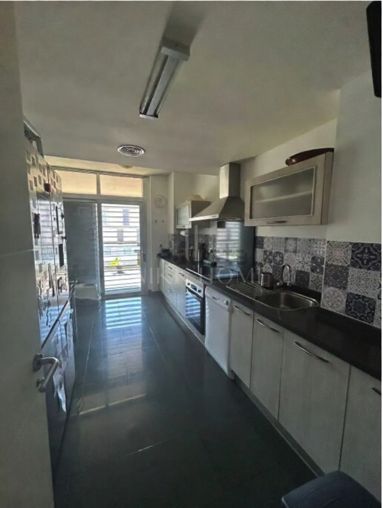 Luxury 3-Bedroom Apartment with 30 m² Terrace, Underfloor Heating & Domotics