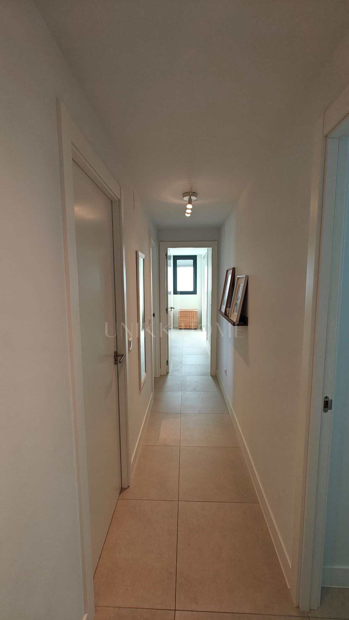 Excepcional Apartamento de 4 Dormitorios con Impresionantes Vistas al Mar