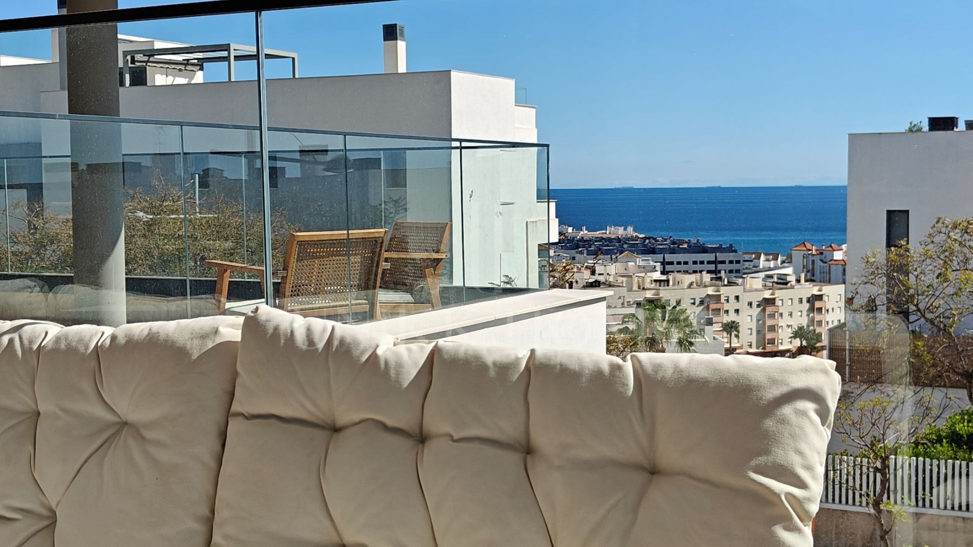 Excepcional Apartamento de 4 Dormitorios con Impresionantes Vistas al Mar