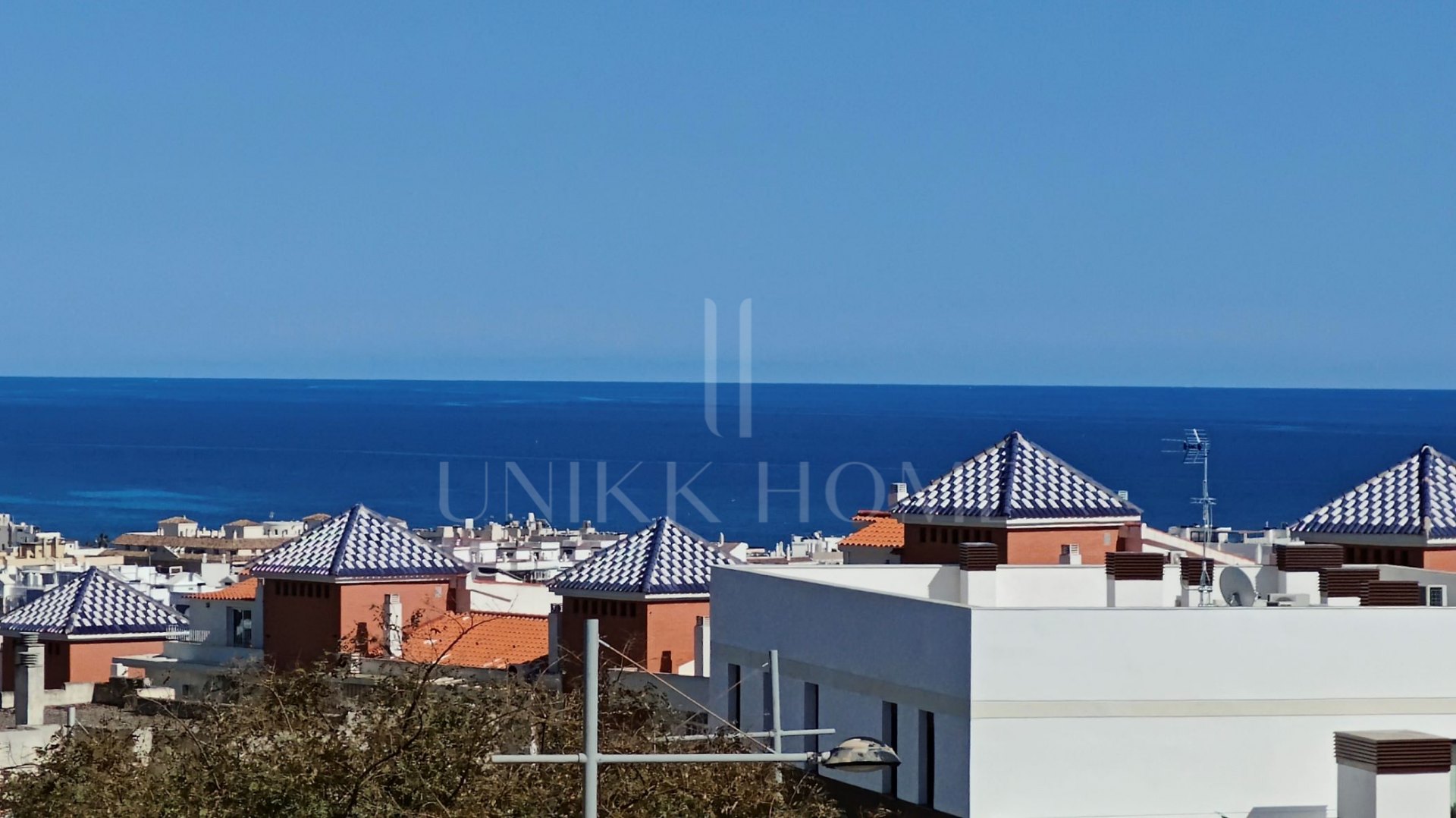 Excepcional Apartamento de 4 Dormitorios con Impresionantes Vistas al Mar