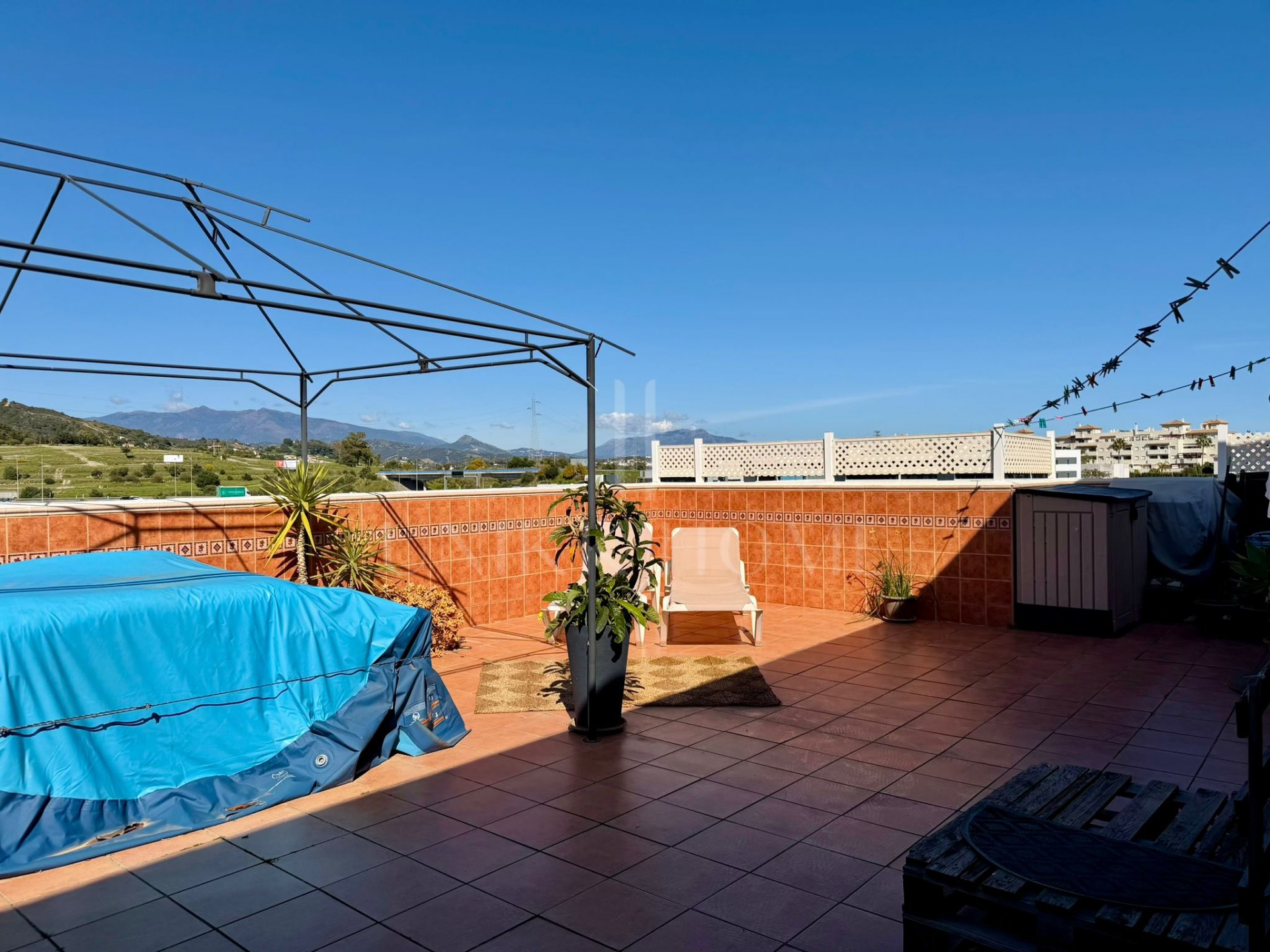 Ático Espacioso y Moderno con Gran Terraza