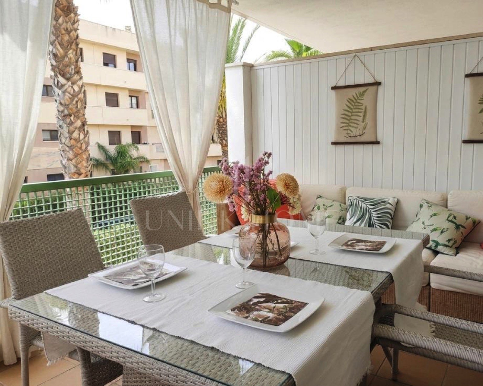 Elegant 2-Bedroom Marina-View Apartment