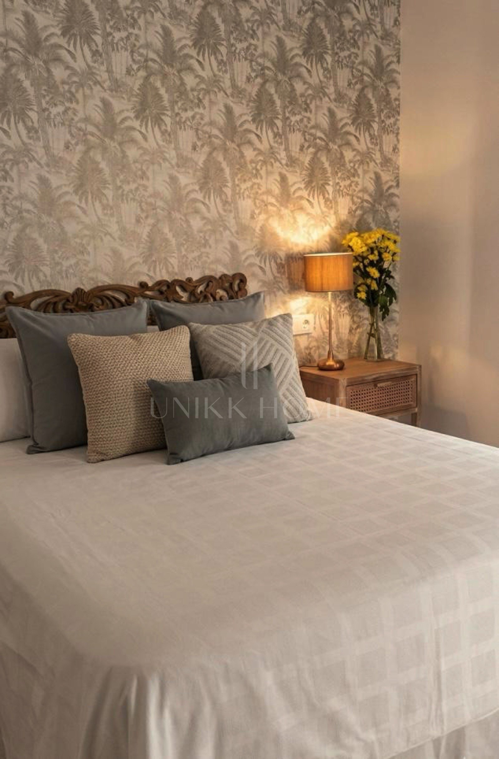 Elegant 2-Bedroom Marina-View Apartment