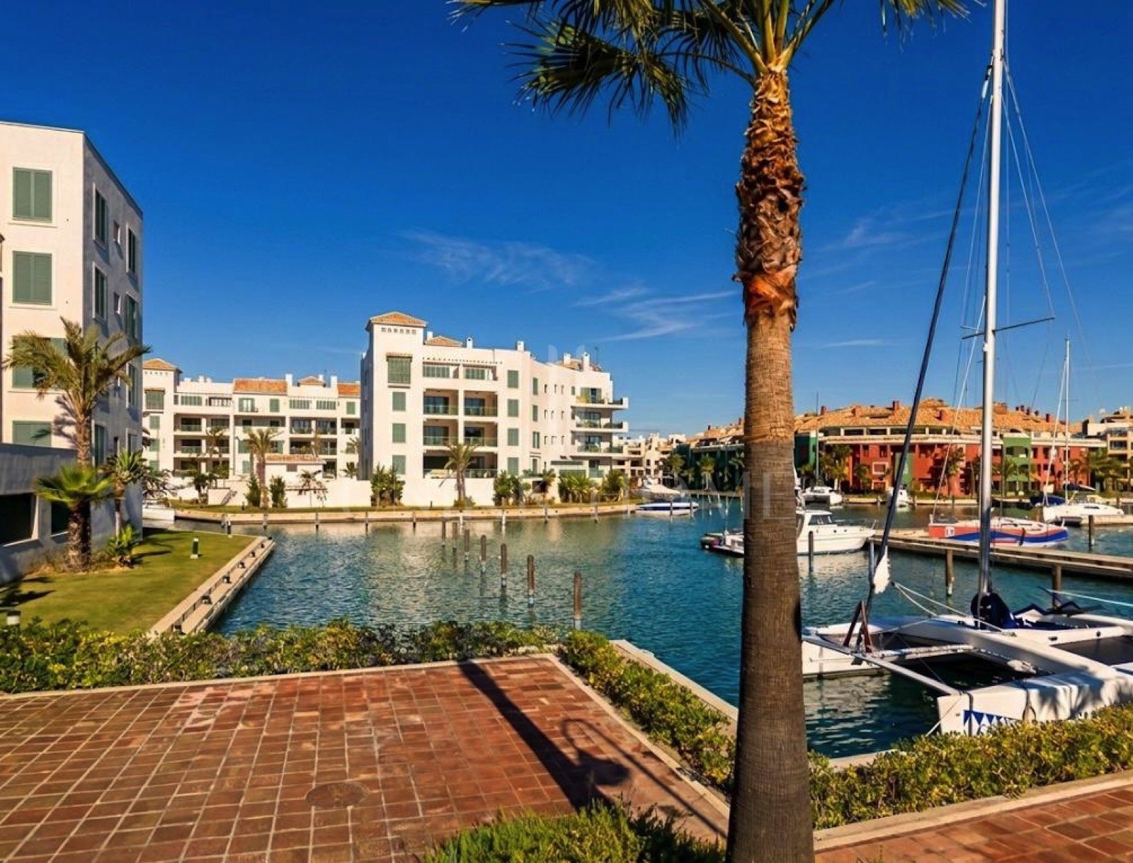 Elegant 2-Bedroom Marina-View Apartment