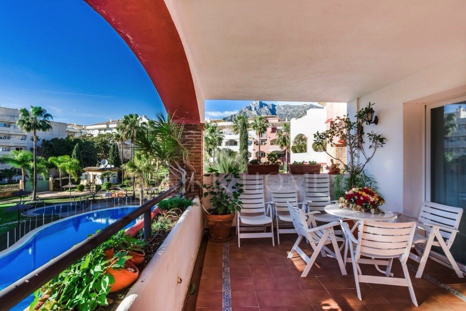 Spacious Duplex Apartment with Large Terraces & Solarium – Golden Mile