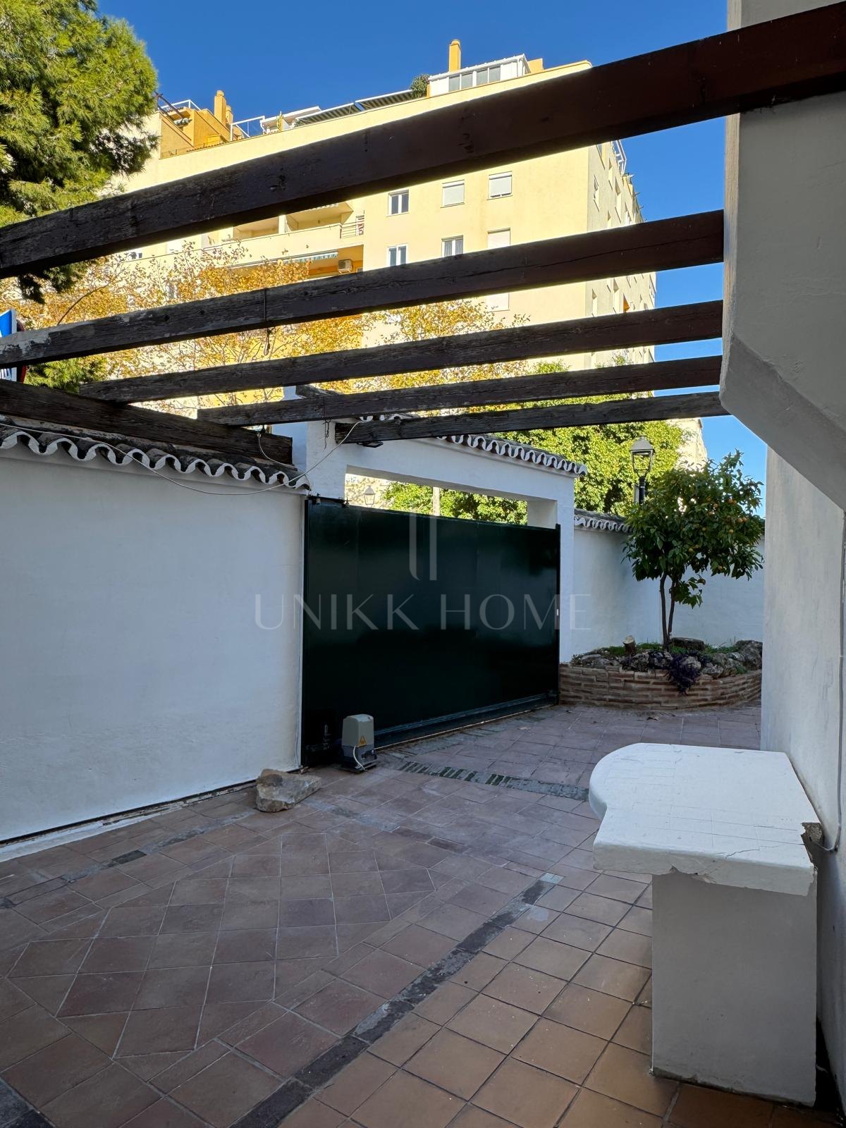 Espectacular Casa Adosada en Urbanización El Vergel, Marbella Centro
