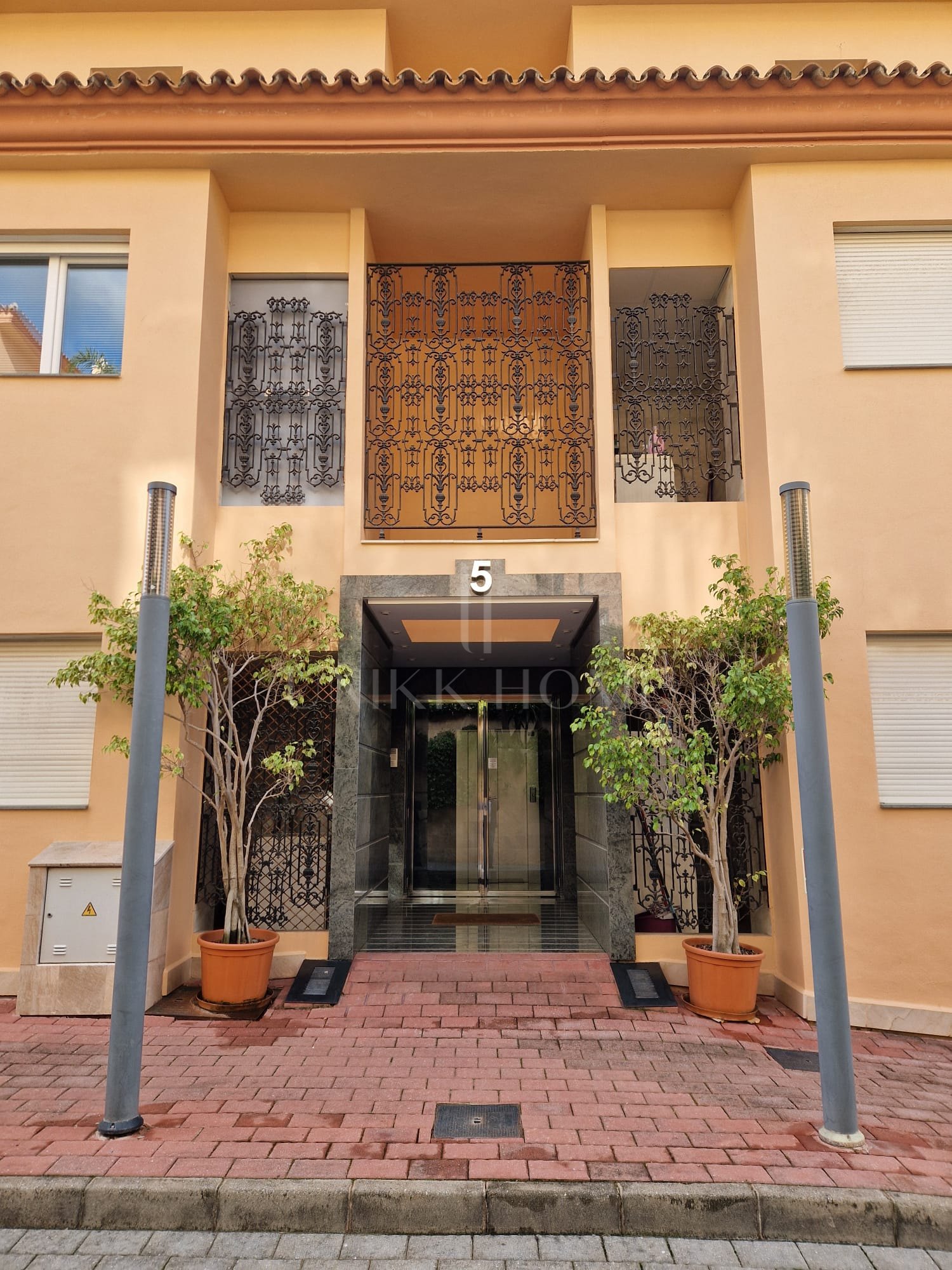 Espectacular Apartamento Esquinero en Planta Baja en Urbanización Vista Real