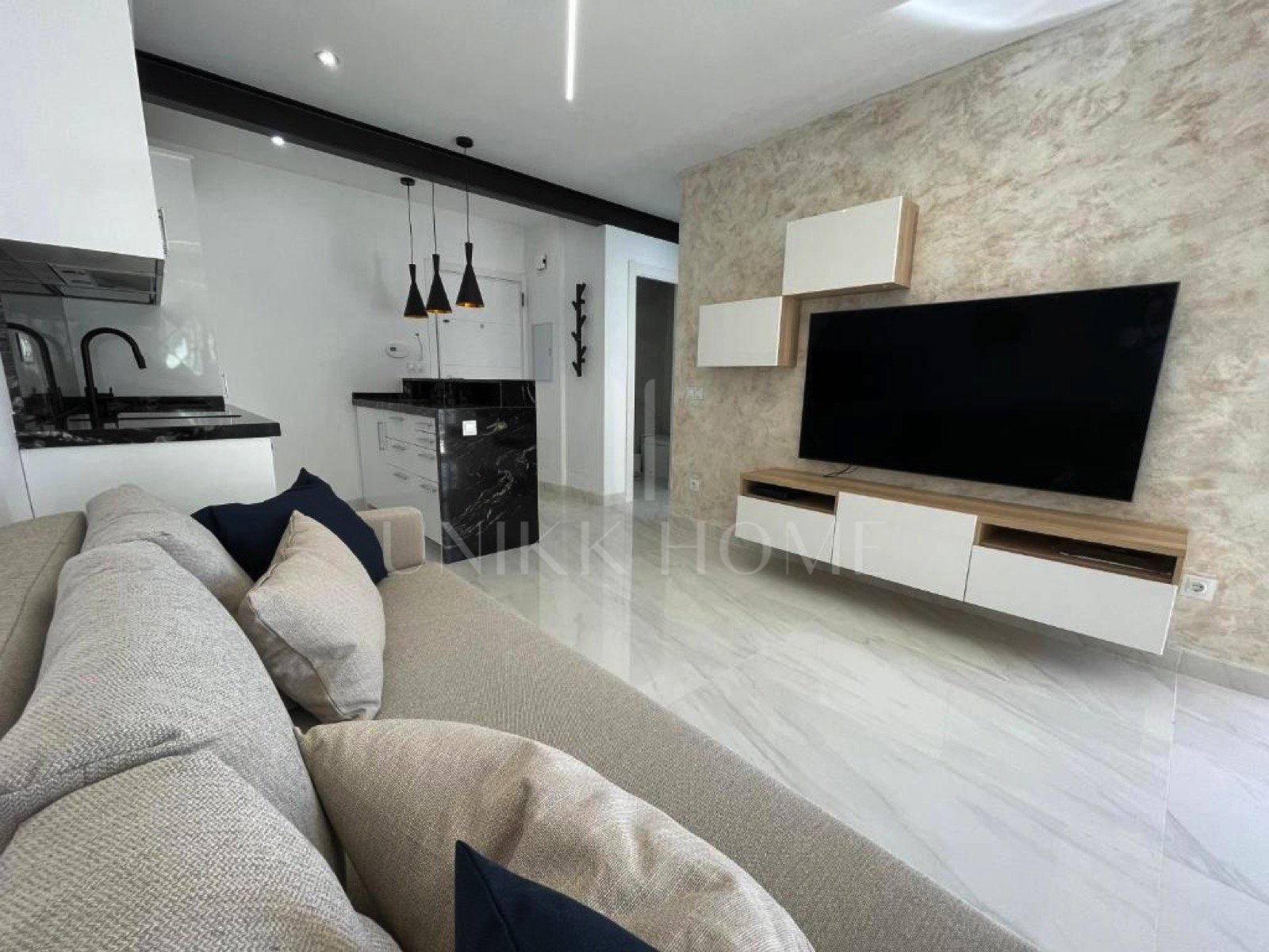 Legally Authorised Tourist Apartment with Community Approval for Title Transfer – Prime Beachfront Investment in Marbella