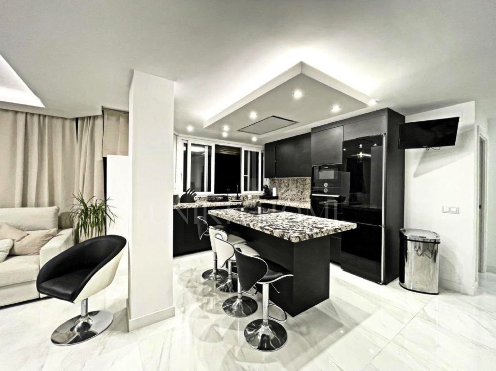 Fully Renovated Tourist Apartment with Legal Licence and High Profitability – Prime Central Location in Marbella