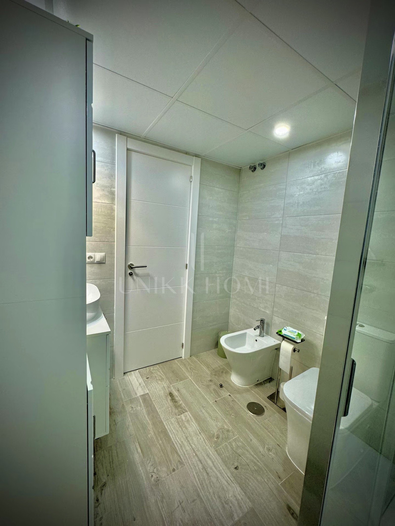 Fully Renovated Beachfront Apartment with Sea Views in Puerto de la Duquesa, Manilva