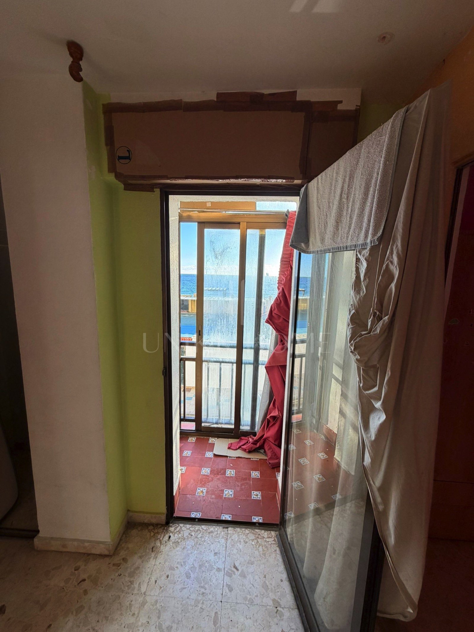 Luminoso y Espacioso Apartamento con Vistas al Mar en Ubicación Prime Central