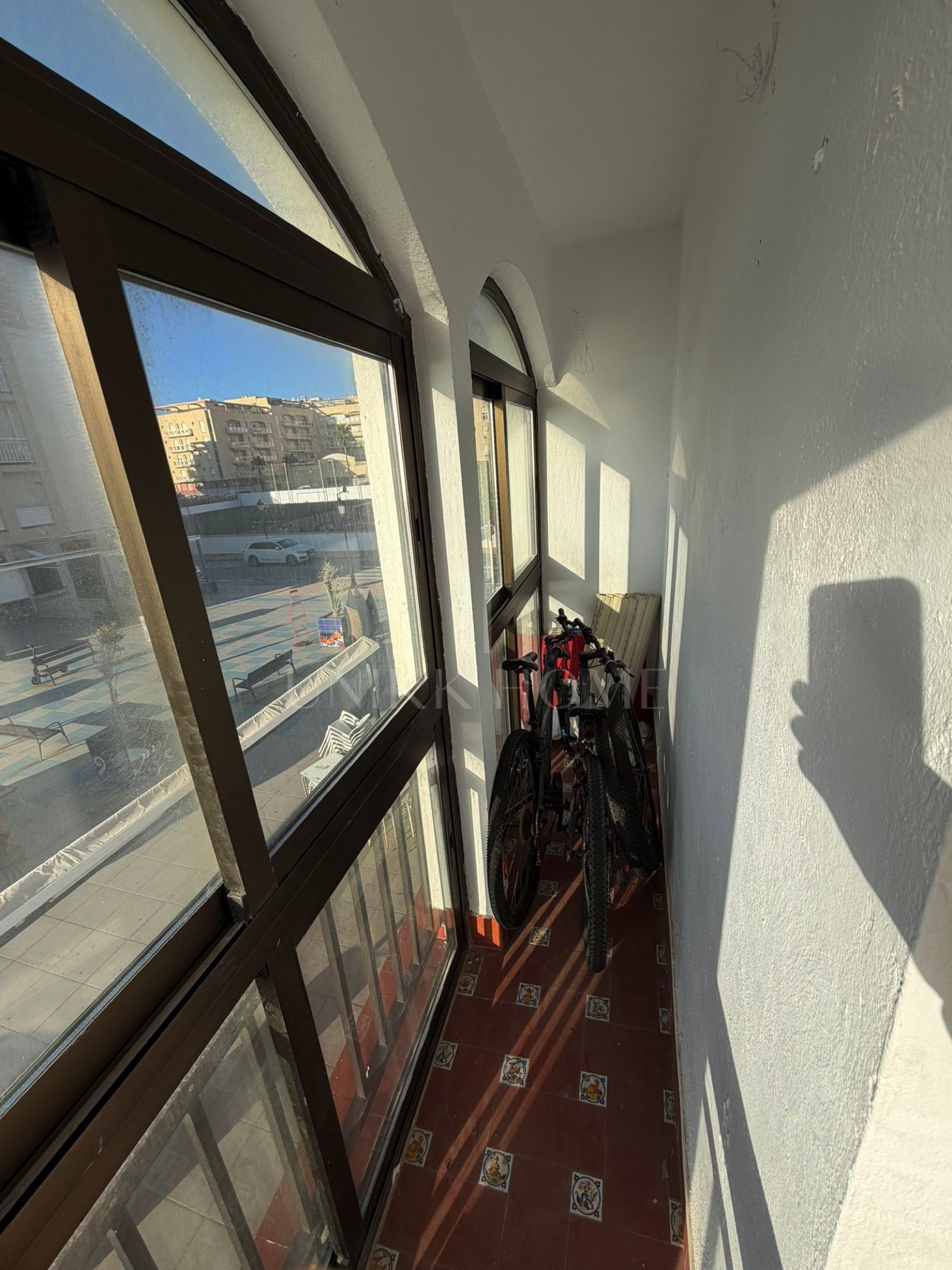 Luminoso y Espacioso Apartamento con Vistas al Mar en Ubicación Prime Central