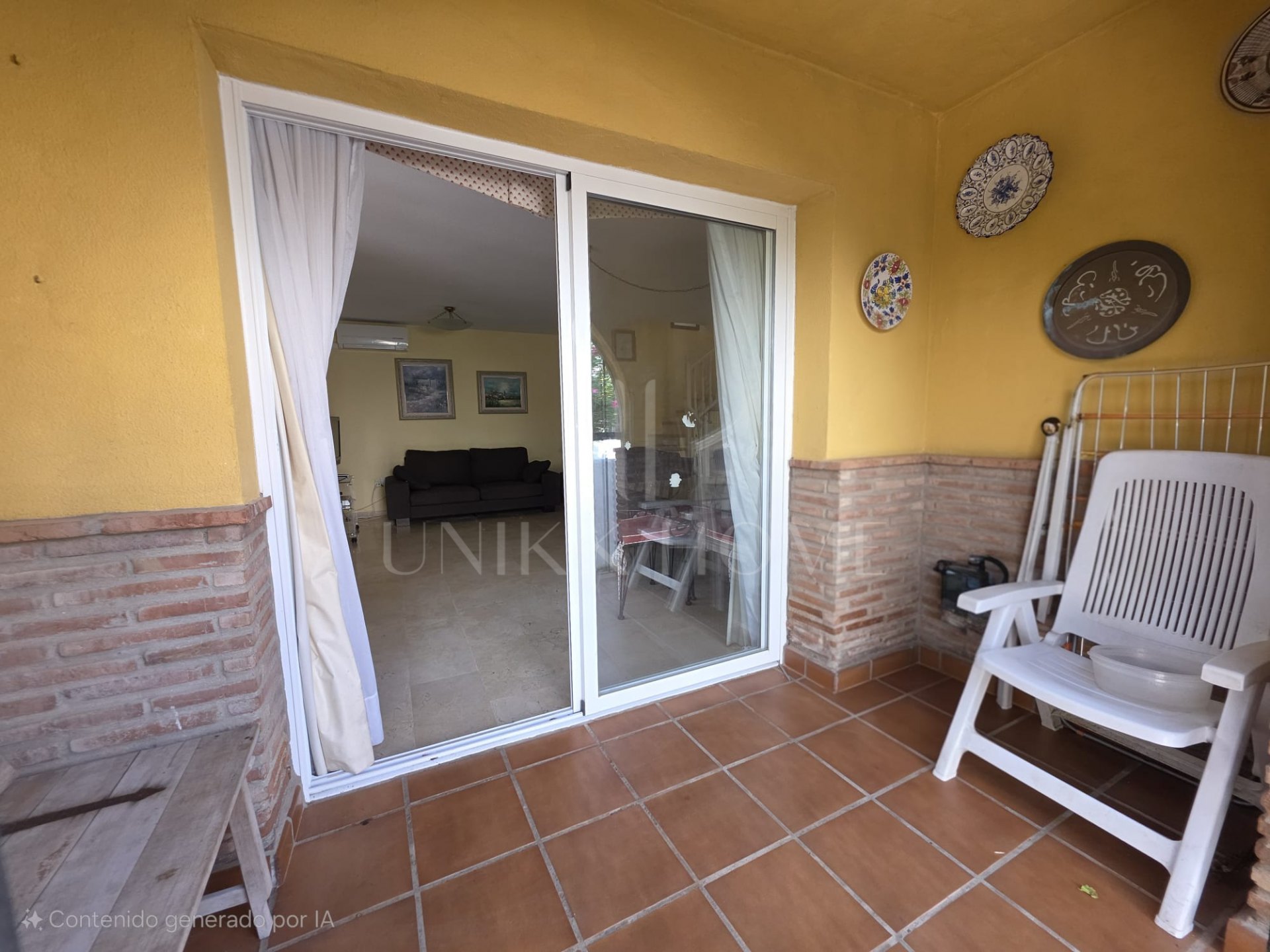 Espléndido Chalet Pareado en Primera Línea de Playa