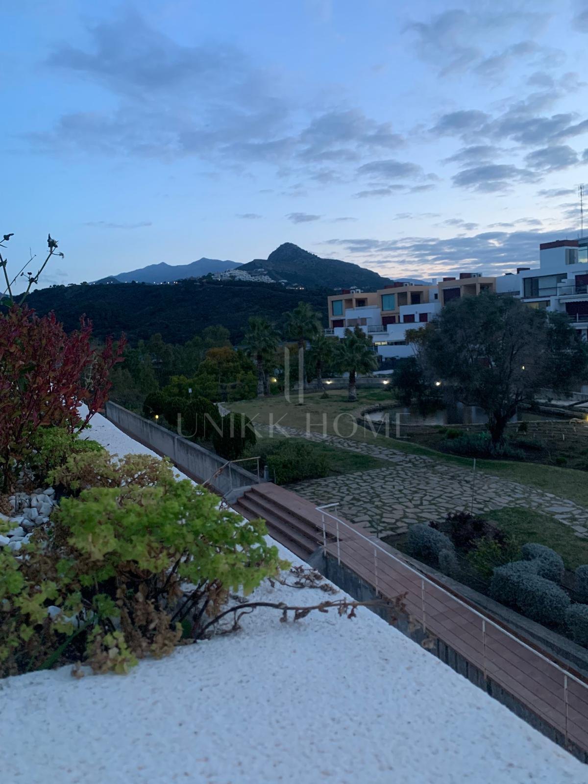 Encantador Apartamento de 1 Dormitorio en Urbanización Parque Botánico