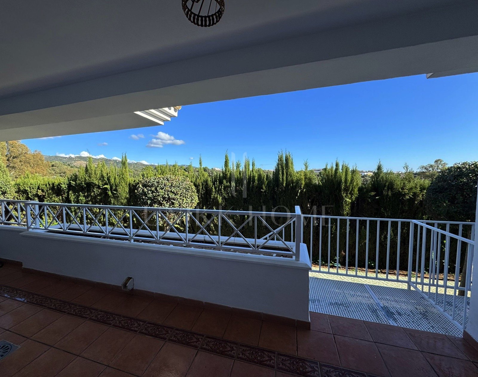 Stunning Apartment for Sale in Las Lomas de Río Real Urbanisation