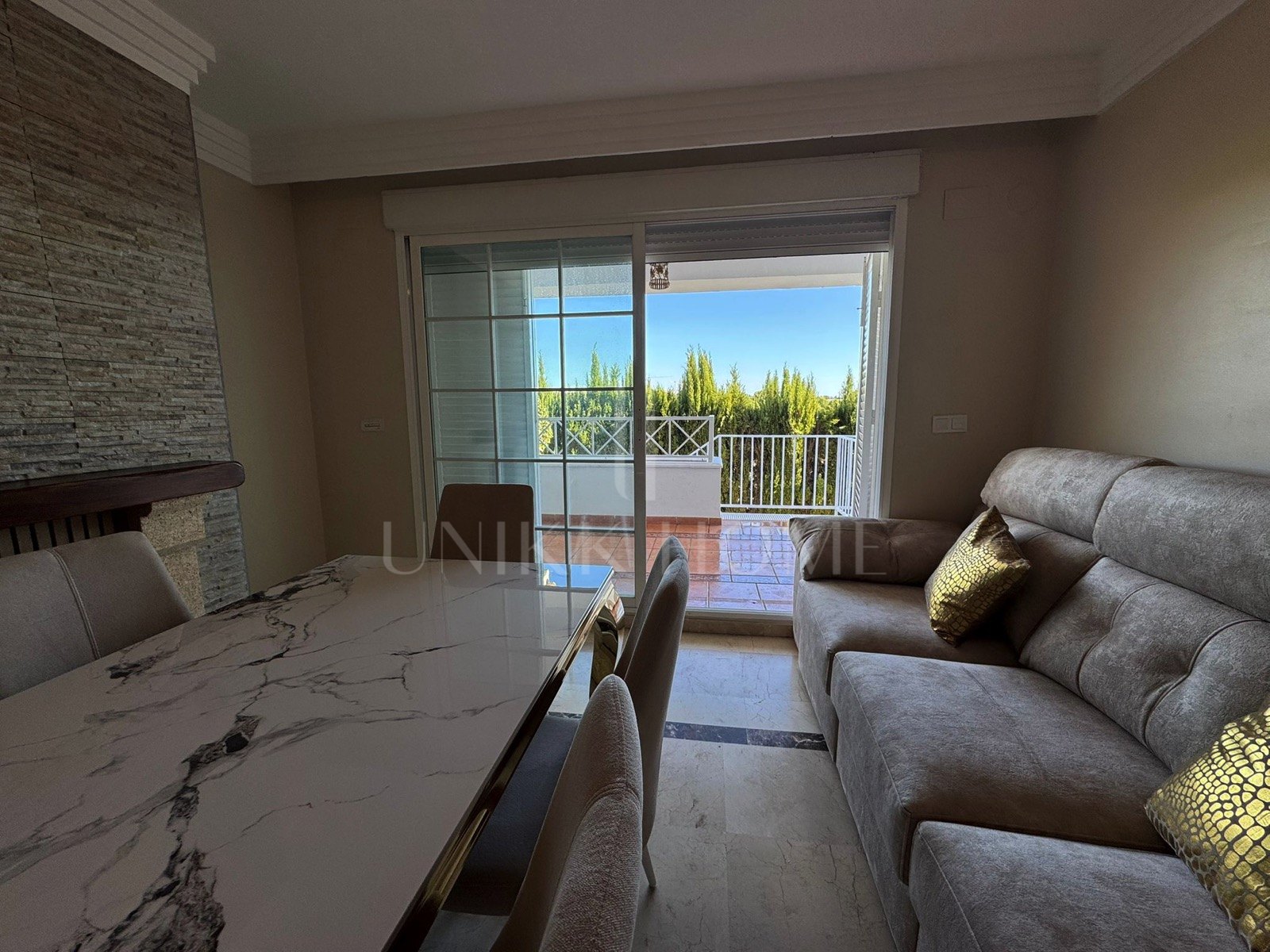 Stunning Apartment for Sale in Las Lomas de Río Real Urbanisation