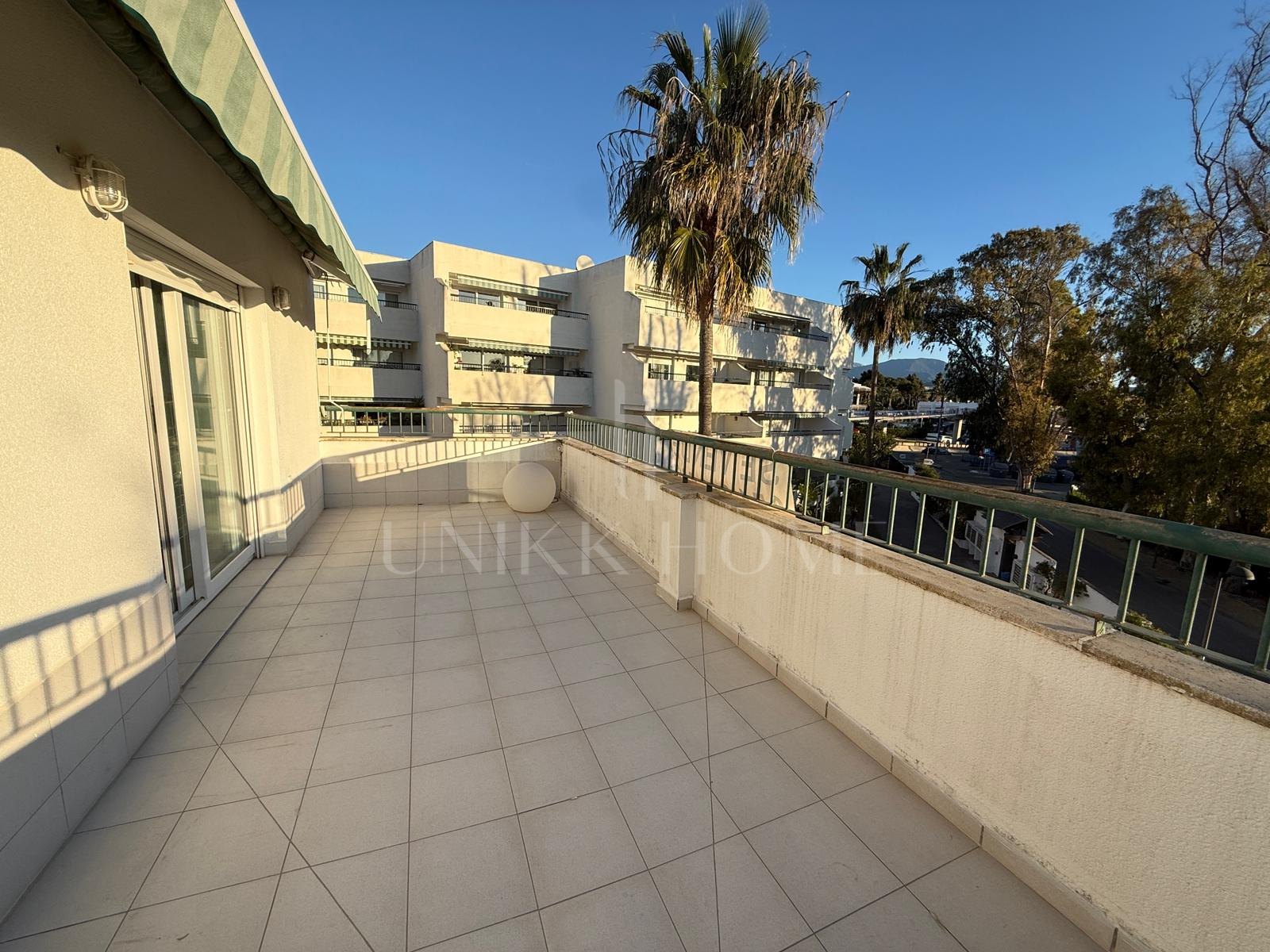 Ático Dúplex Exclusivo en Las Adelfas, Guadalmina Baja