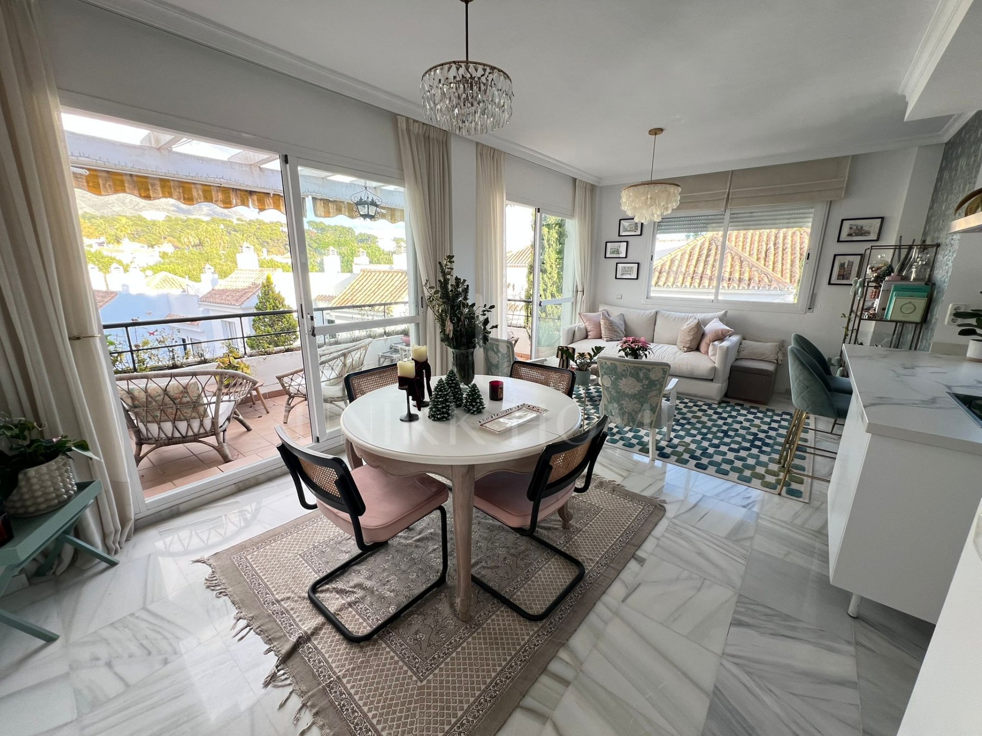 Stunning Recently Renovated Penthouse in Señorio de Gonzaga