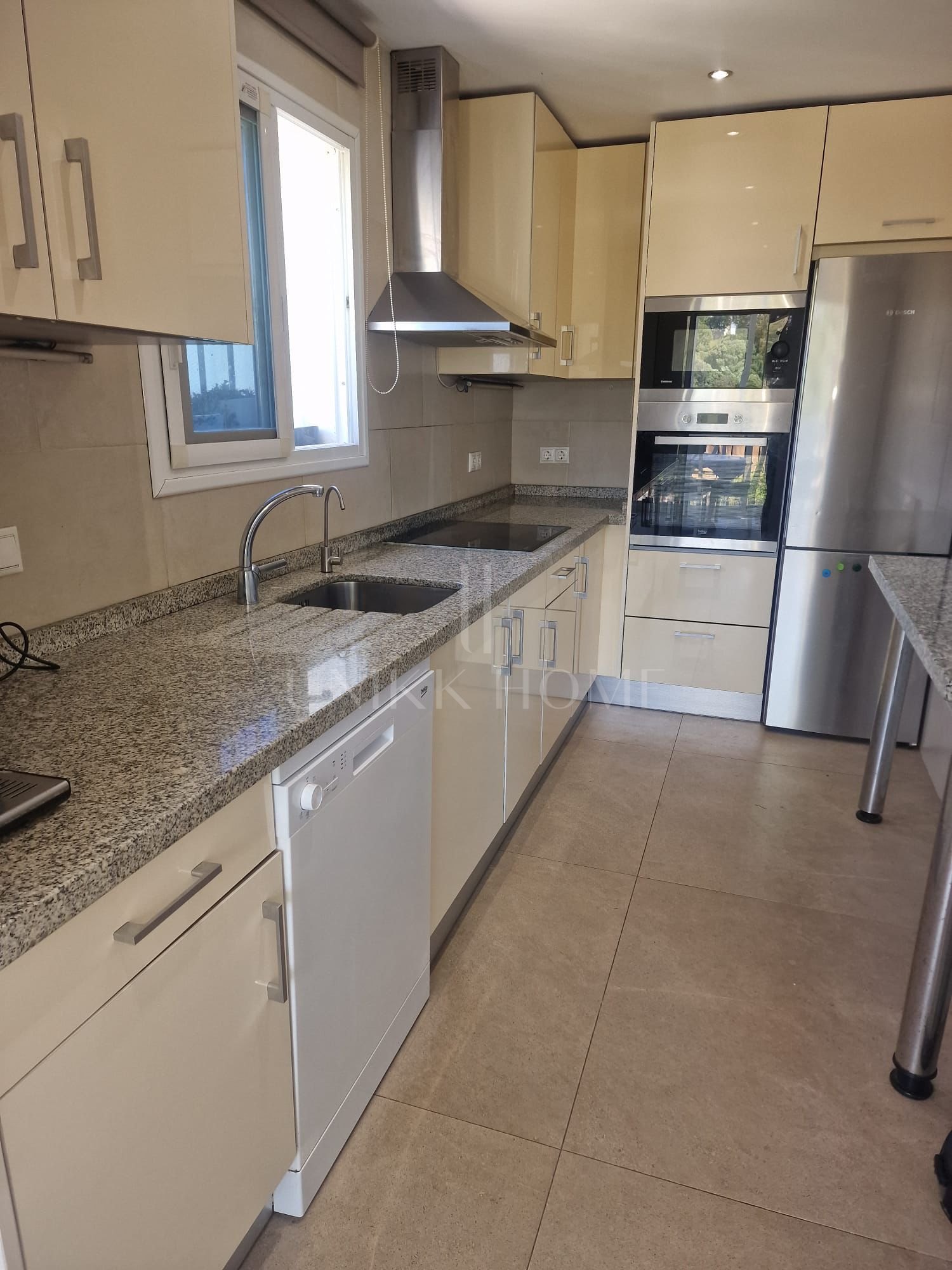 Cosy Furnished Townhouse in Las Lomas